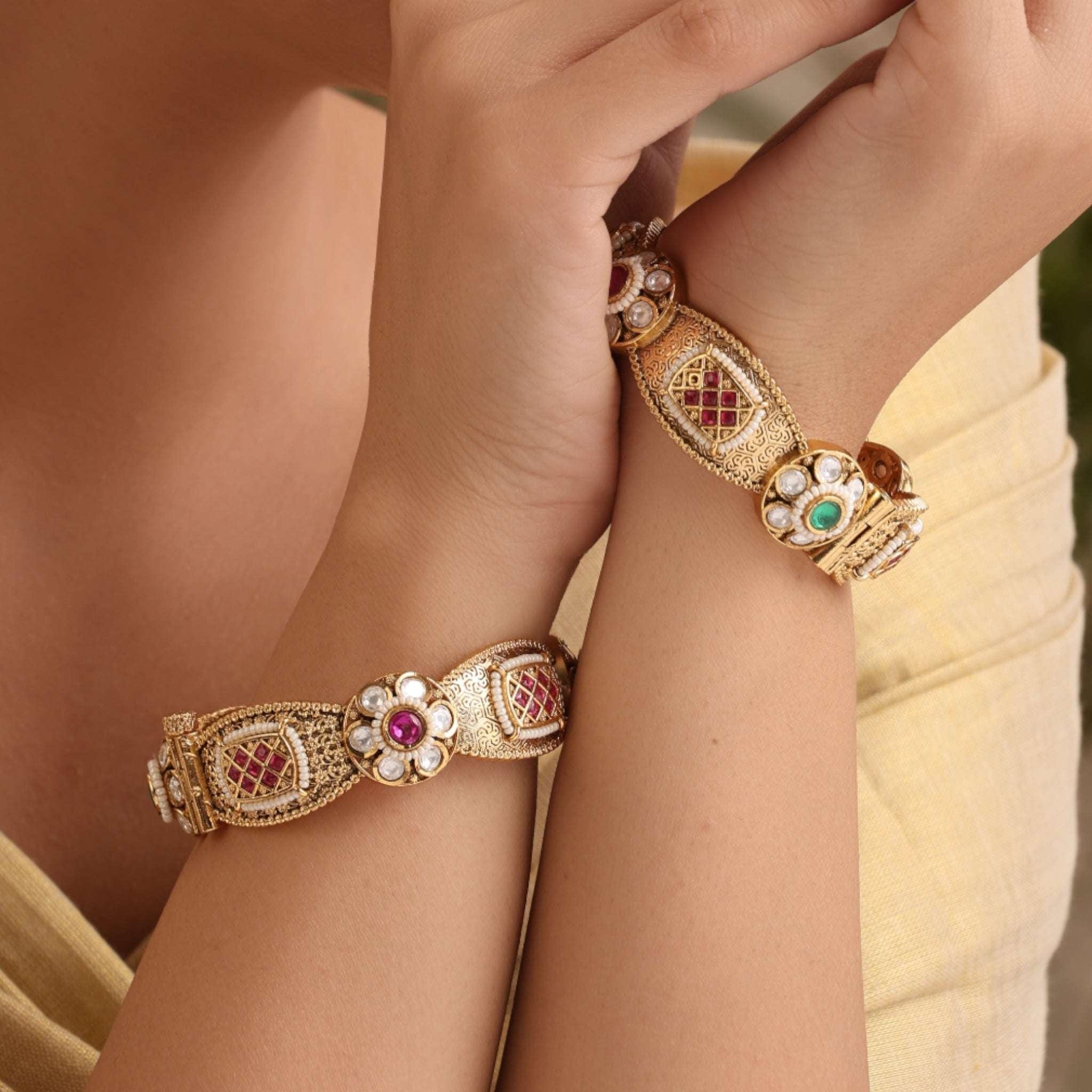Saira Gold Traditional Bangles