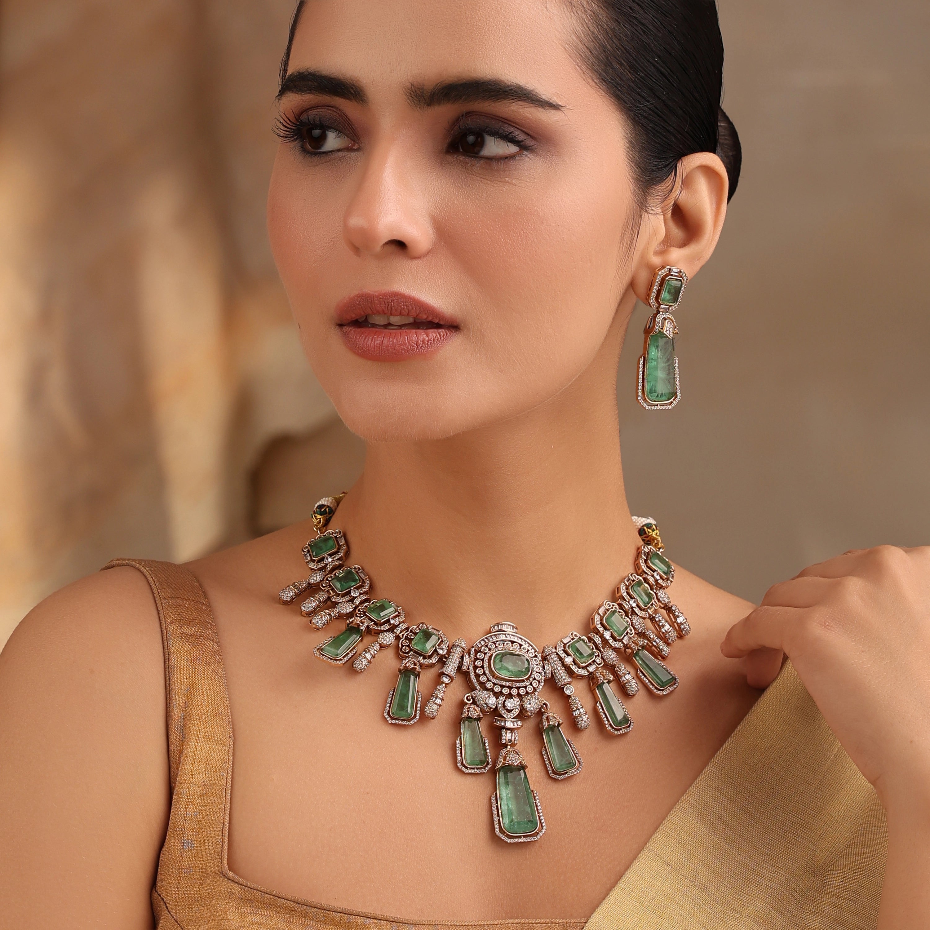 Elara Mint Royale Necklace Set