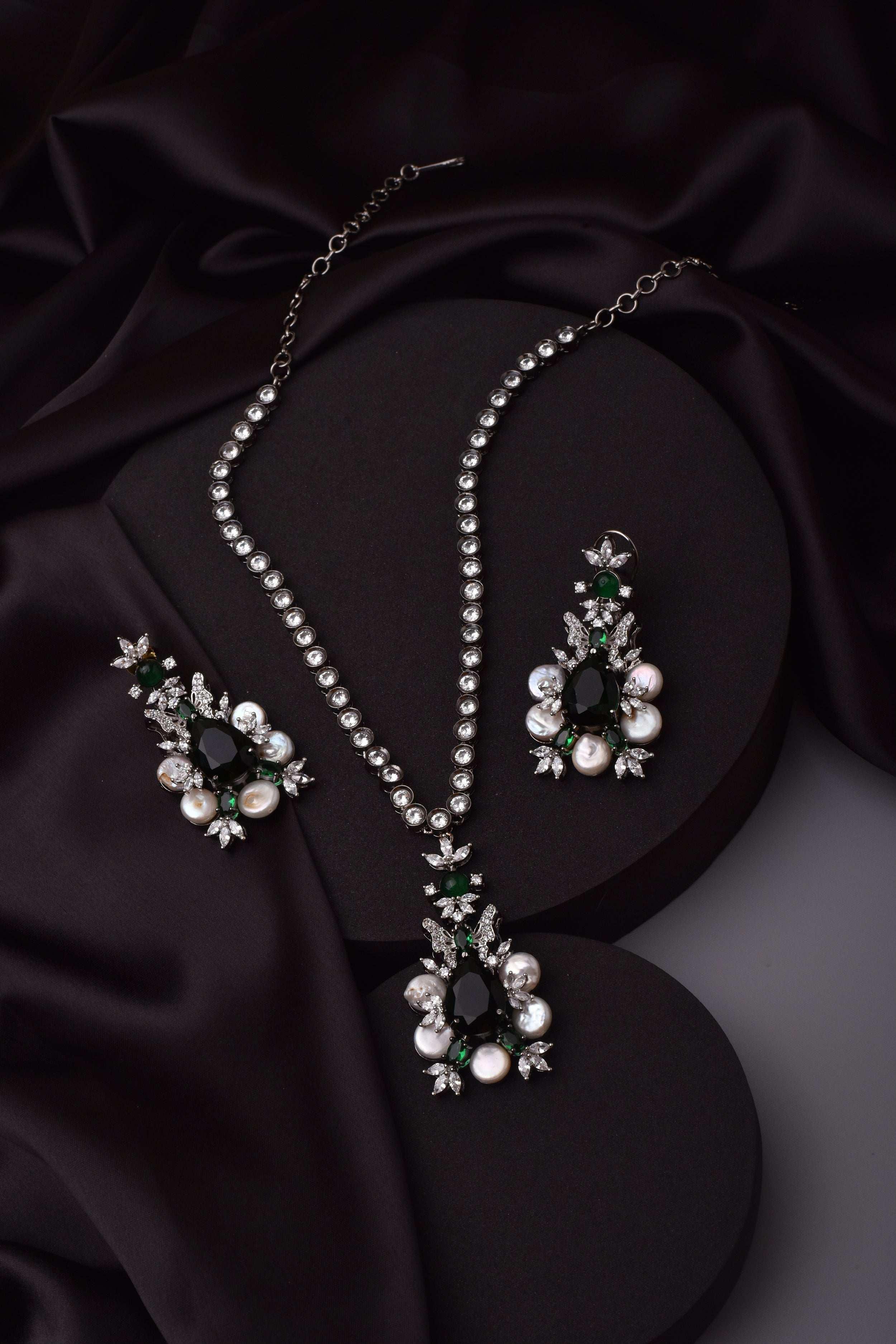 Shell Pearl Emerlad Victorian Set