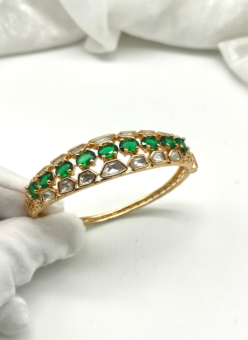 Tiya Green Kundan Bracelet 2.4 Inches