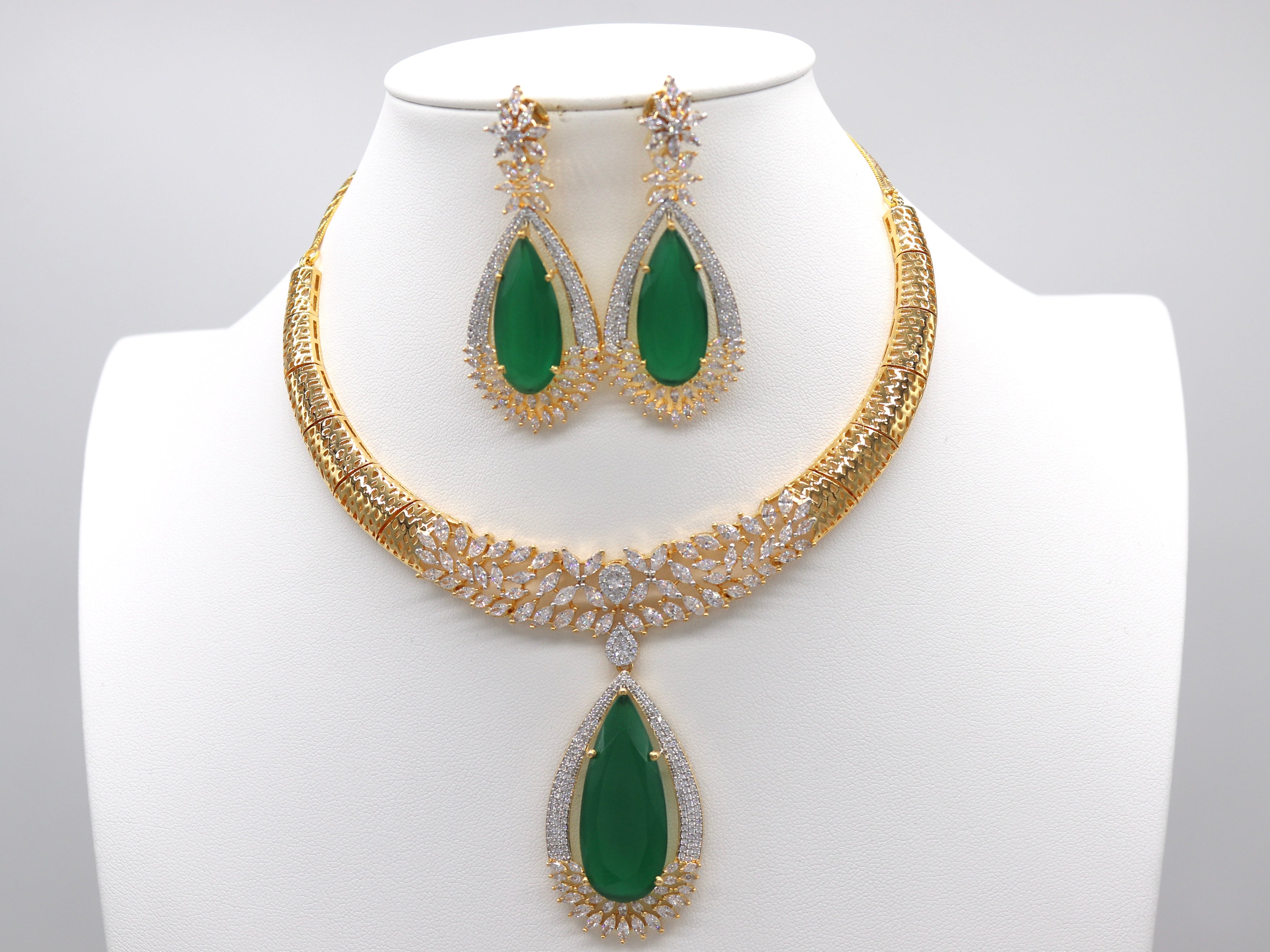 Ivana Emerald Gold Necklace Set with Earrings