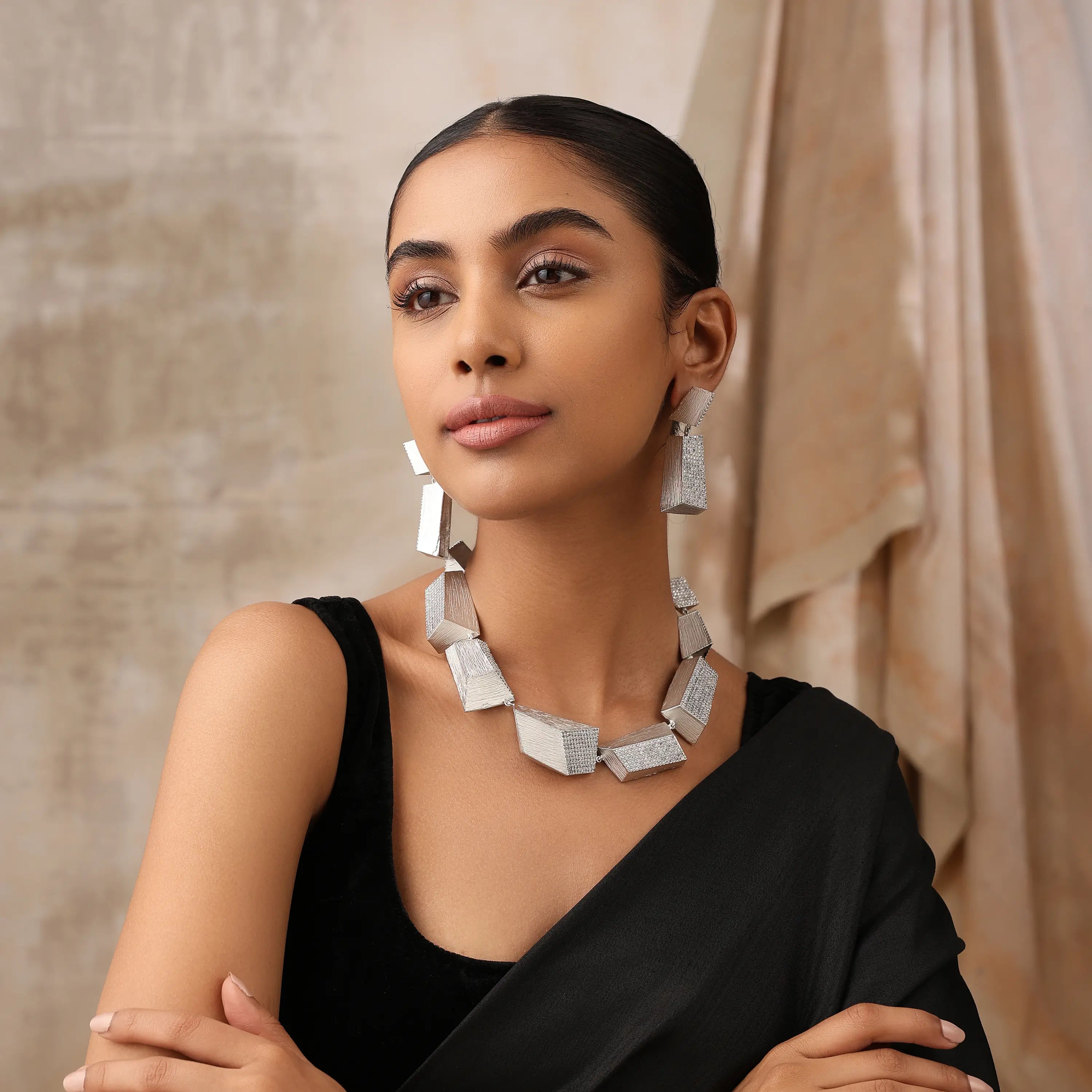 Avenra Silver Geometric Statement Necklace Set