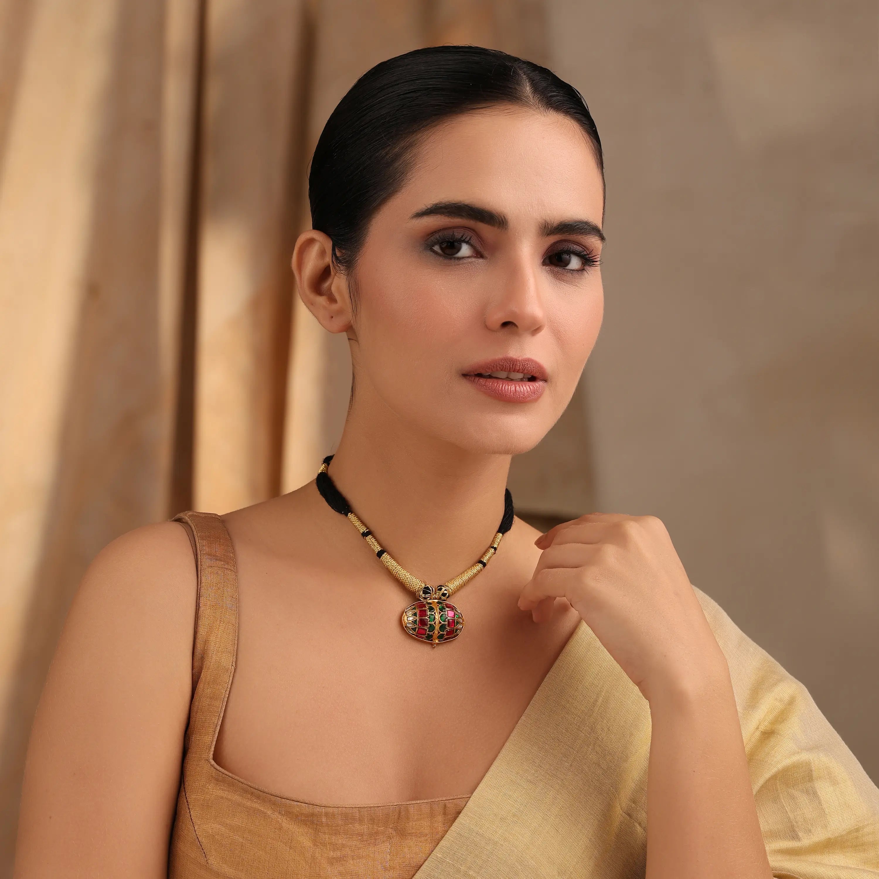 Ruby green black thread stone necklace