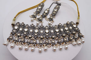 GlambyRivaaz Necklaces Victorian Choker Necklace