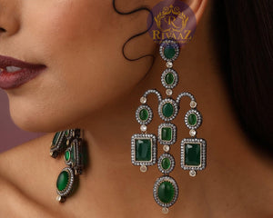 Emerald Earrings/ Indian Earrings/ Indian Jewelry/Pakistani Jewelry/ Bollywood Jewelry/ Kundan earrings/ Sabhyasachi Jewelry