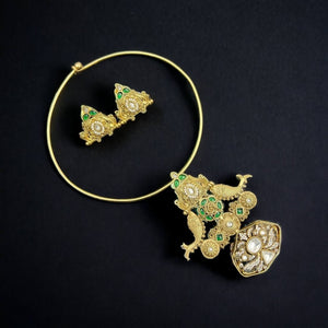 Antique Hasli Necklace/ Indian Jewelry/ Indian necklace/ Indian Wedding necklace/ Indkan Designer necklace/ Bollywood Jewelry