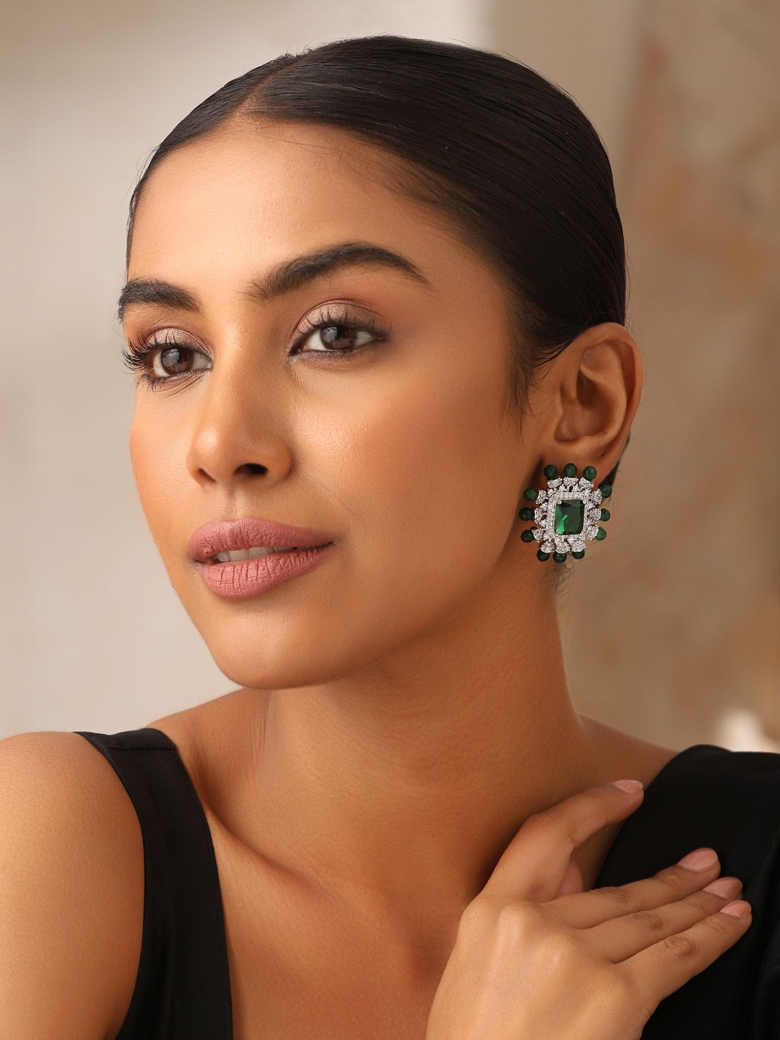 Kiara Choker Set – Emerald Green Statement Necklace with Matching Studs