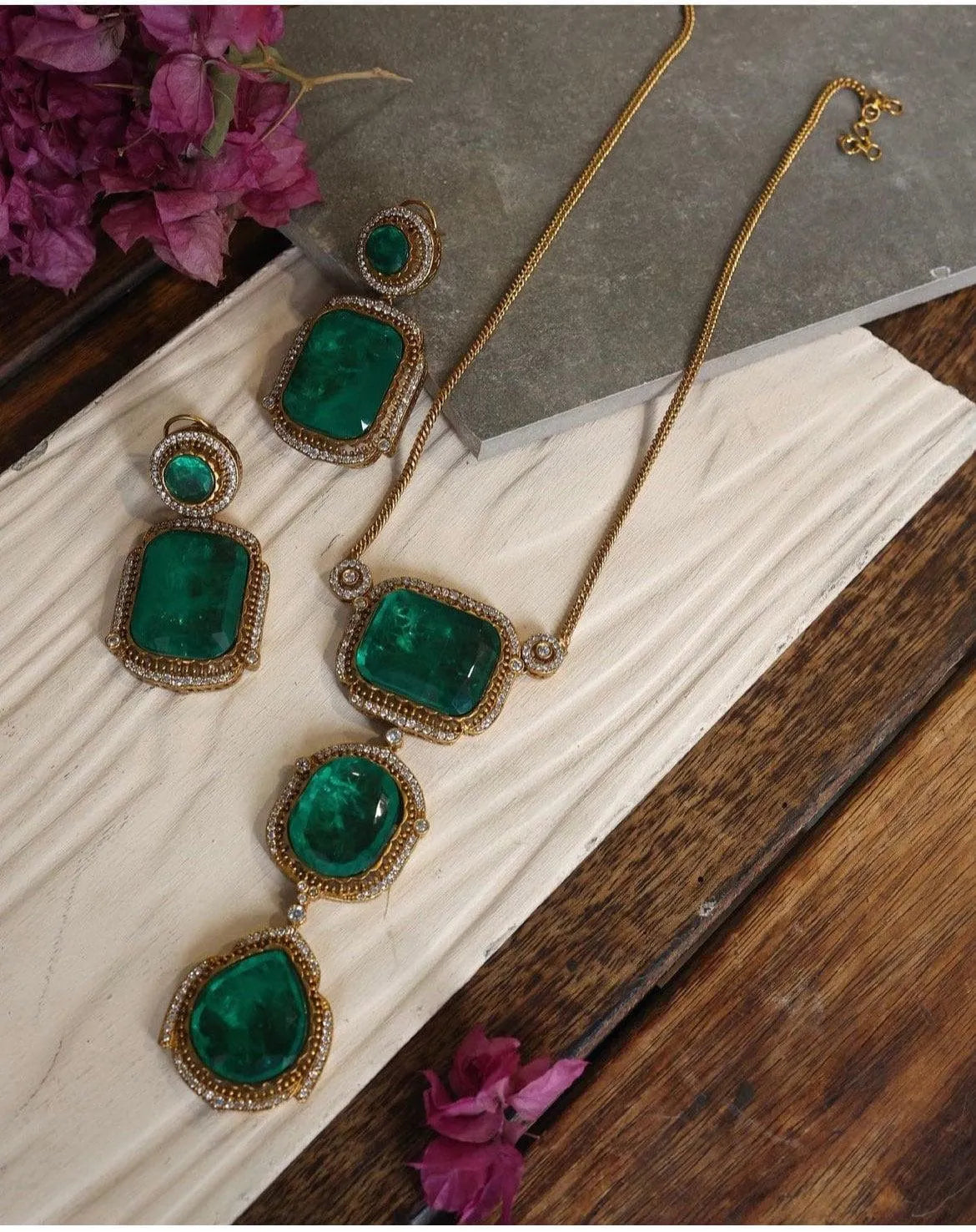 Antique Gold Doublet Pendant Necklace | My Rivaaz | My Rivaaz