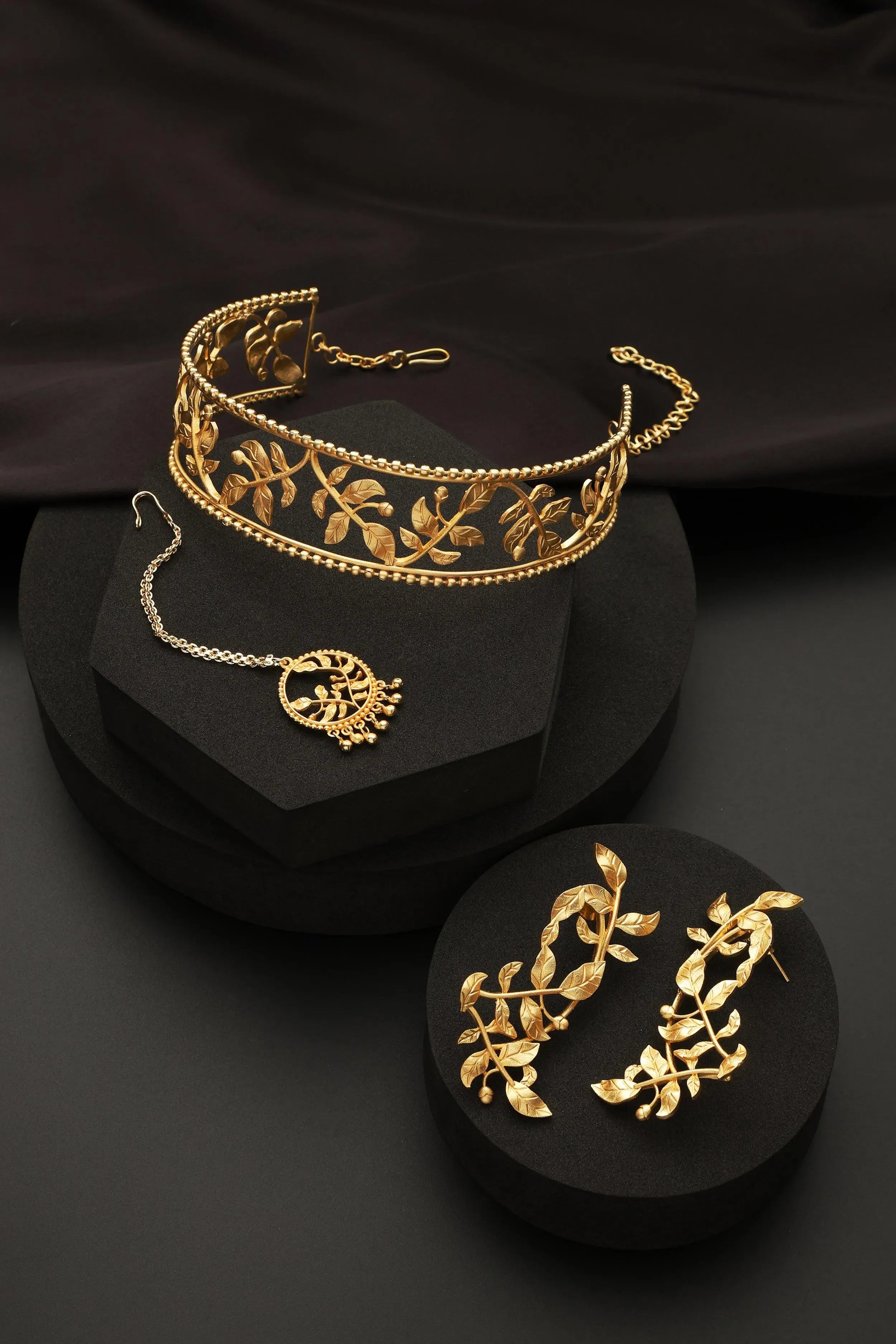 Gold Leaf Choker with earrings
