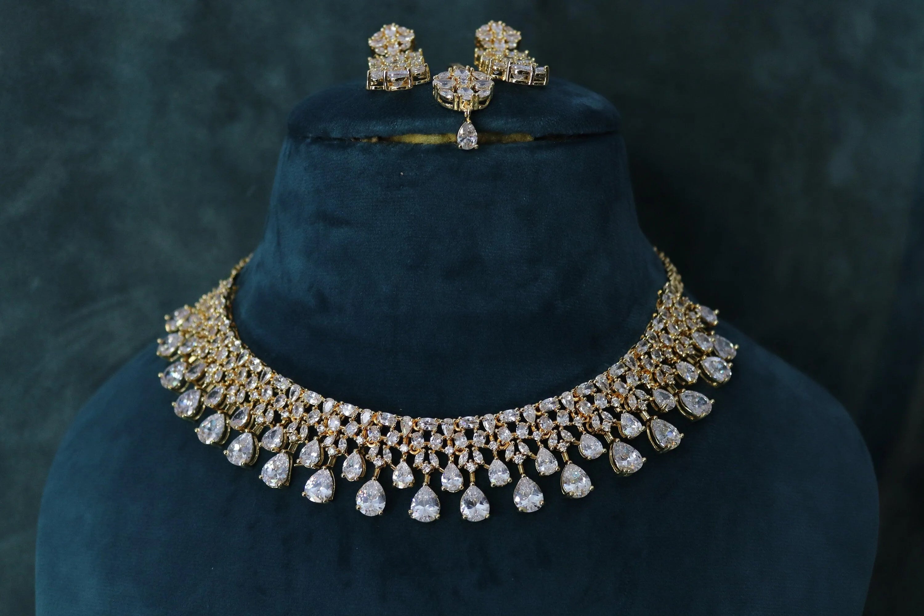 Gold Statement Diamond Necklace | My Rivaaz – MyRivaaz