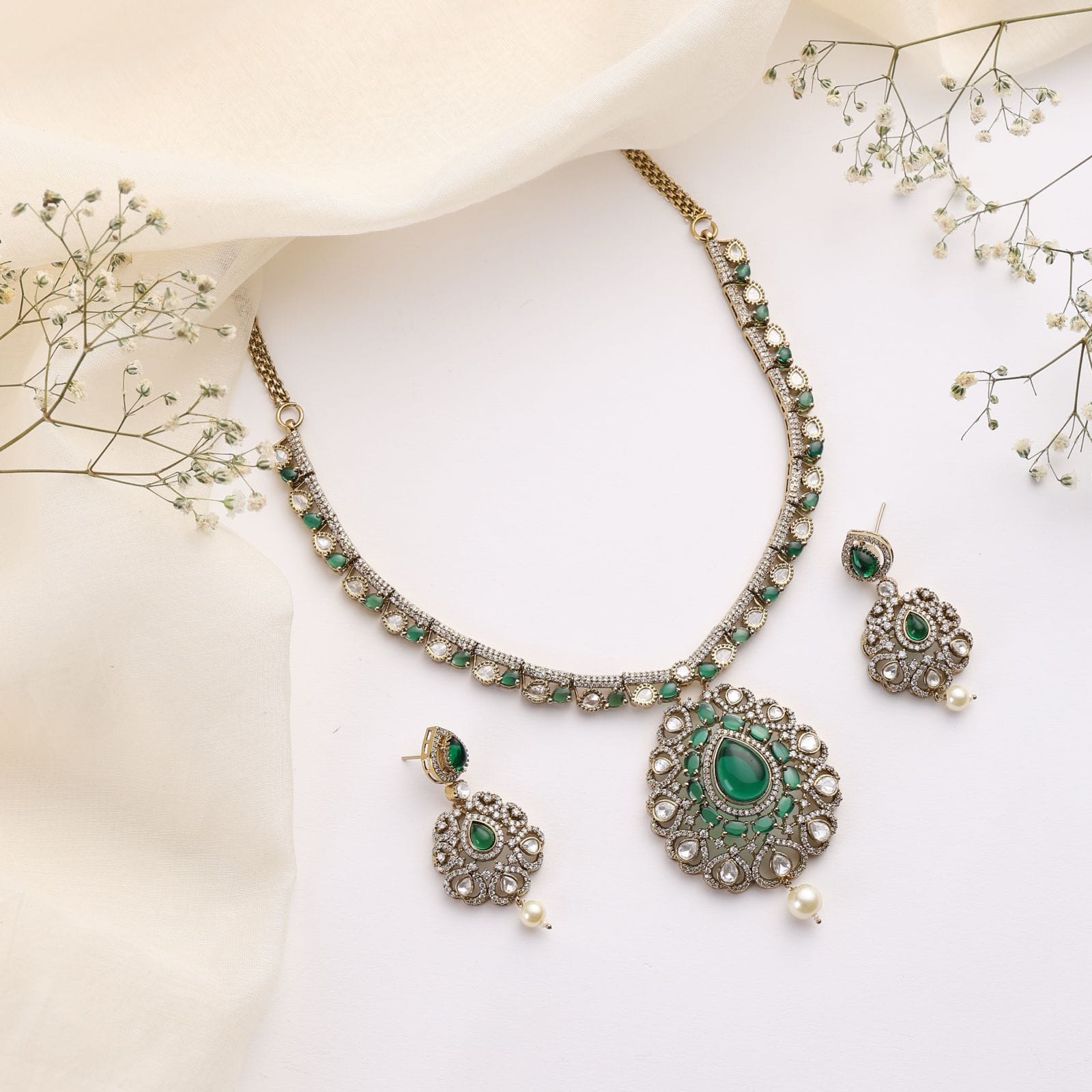 Nivara Green Polki Kundan Necklace Set (With Earrings)