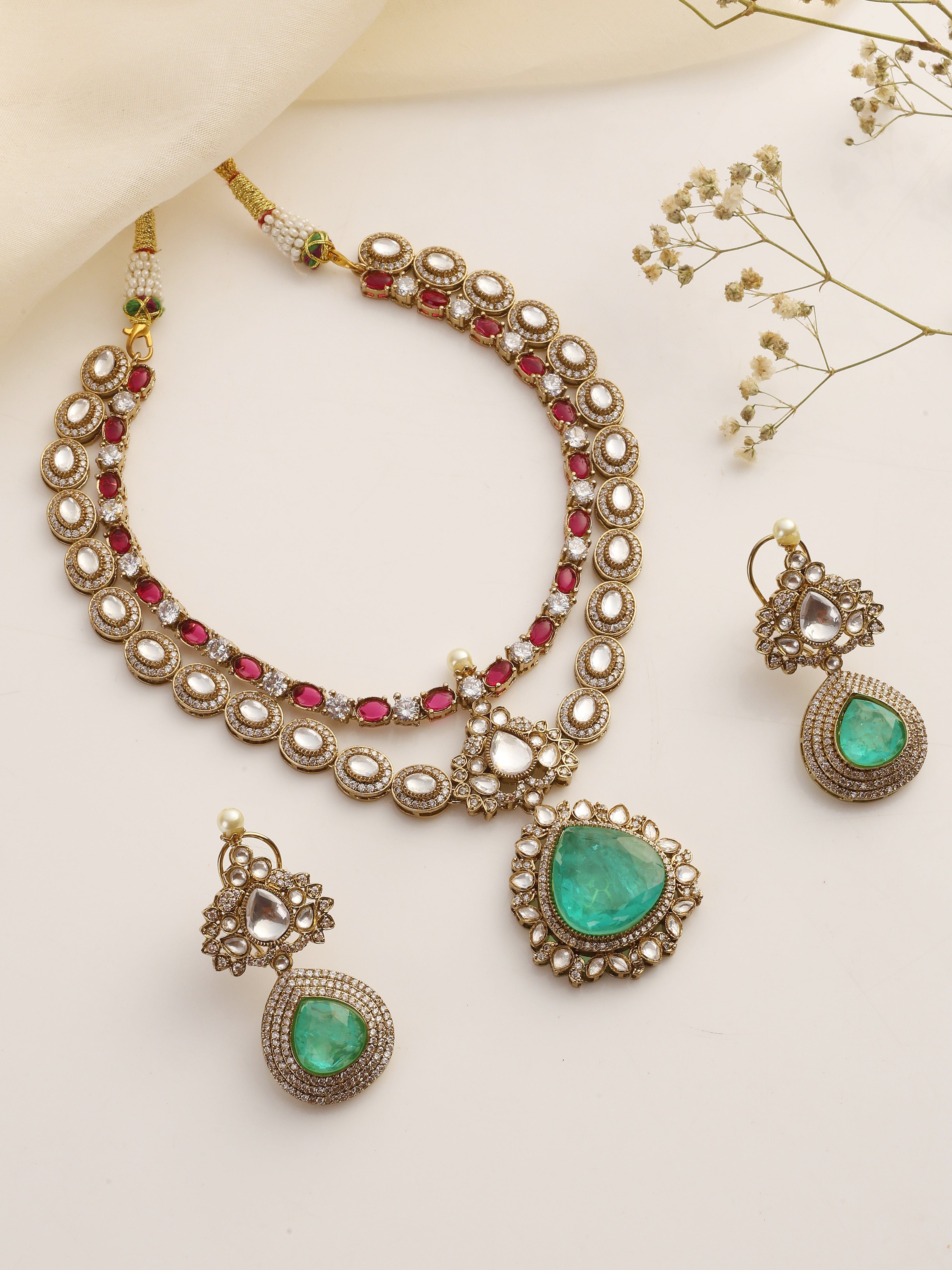 Suhani Emerald Kundan Set
