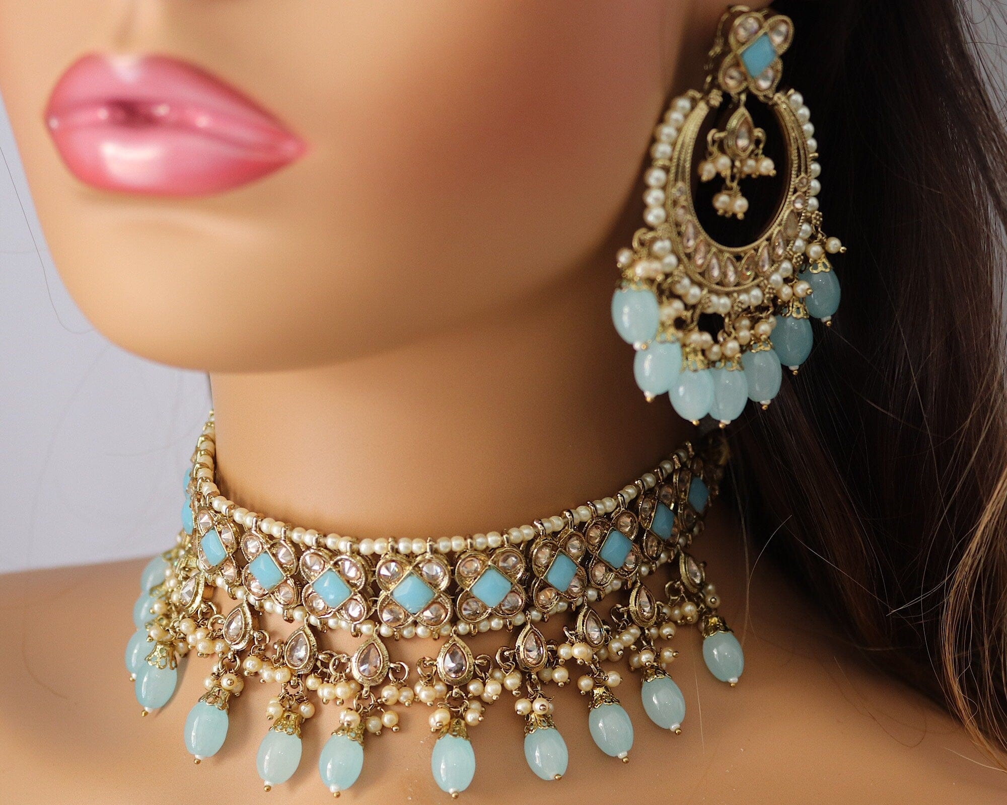 Modern Fusion: How to Style Pakistani Jewelry with Western Outfits