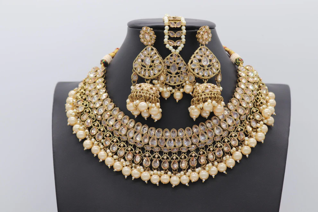 Polki vs. CZ Jewelry: What’s the Difference?
