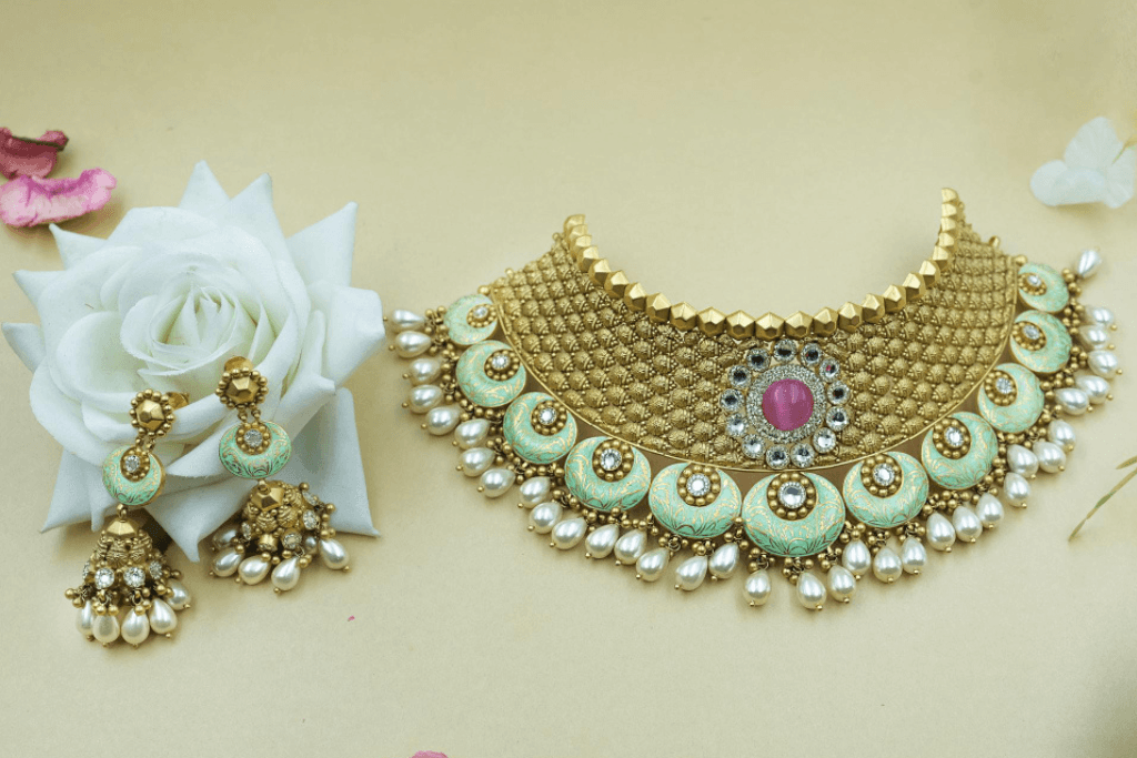 Polki vs. Kundan Jewelry: Which One Suits You Best?