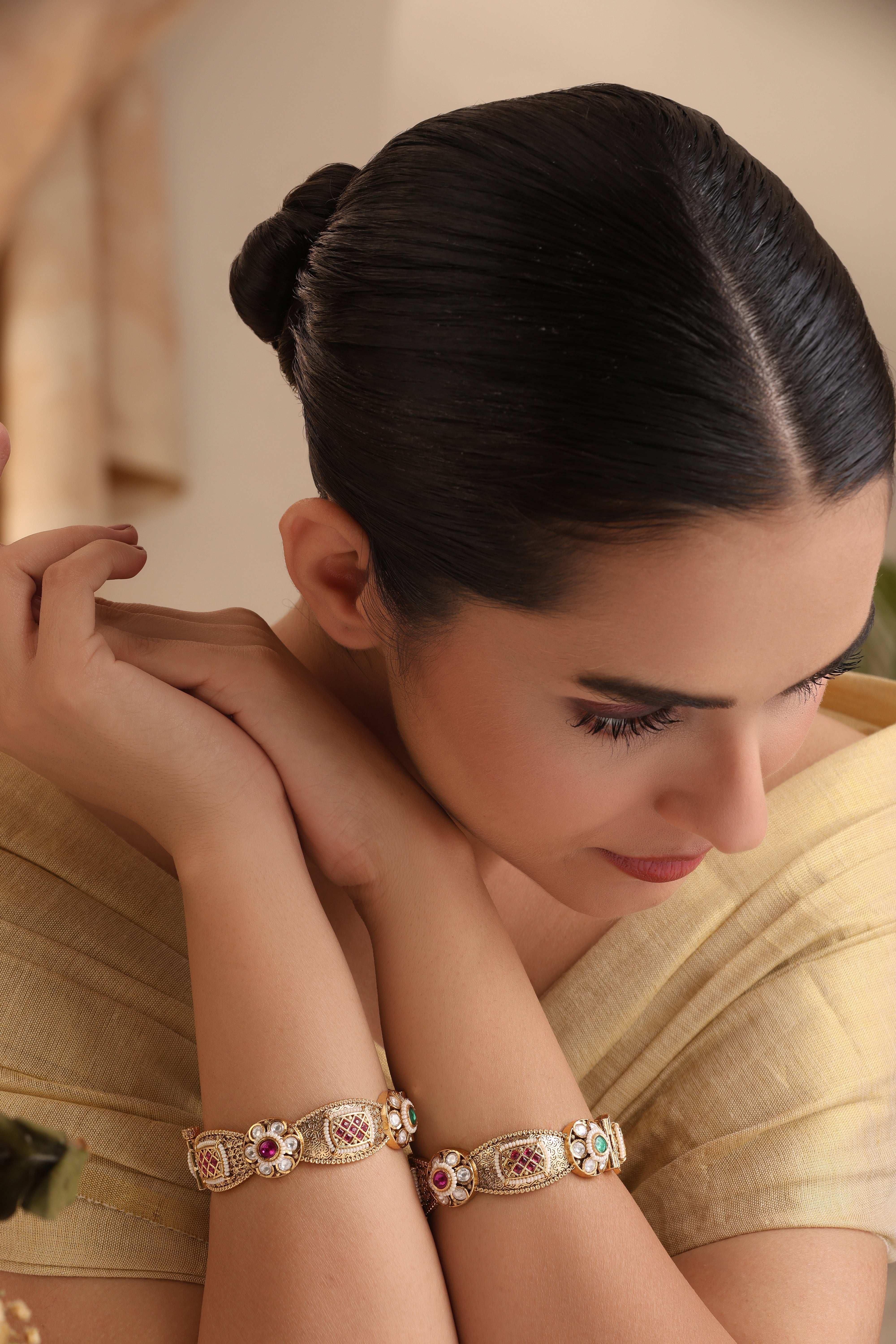 Saira Gold Traditional Bangles
