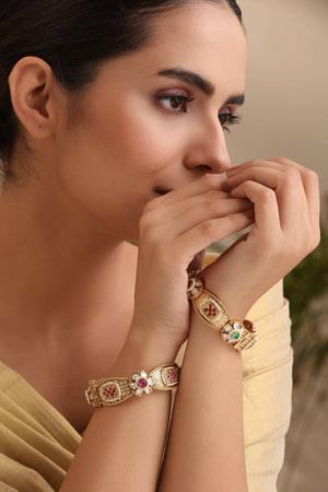 Saira Gold Traditional Bangles