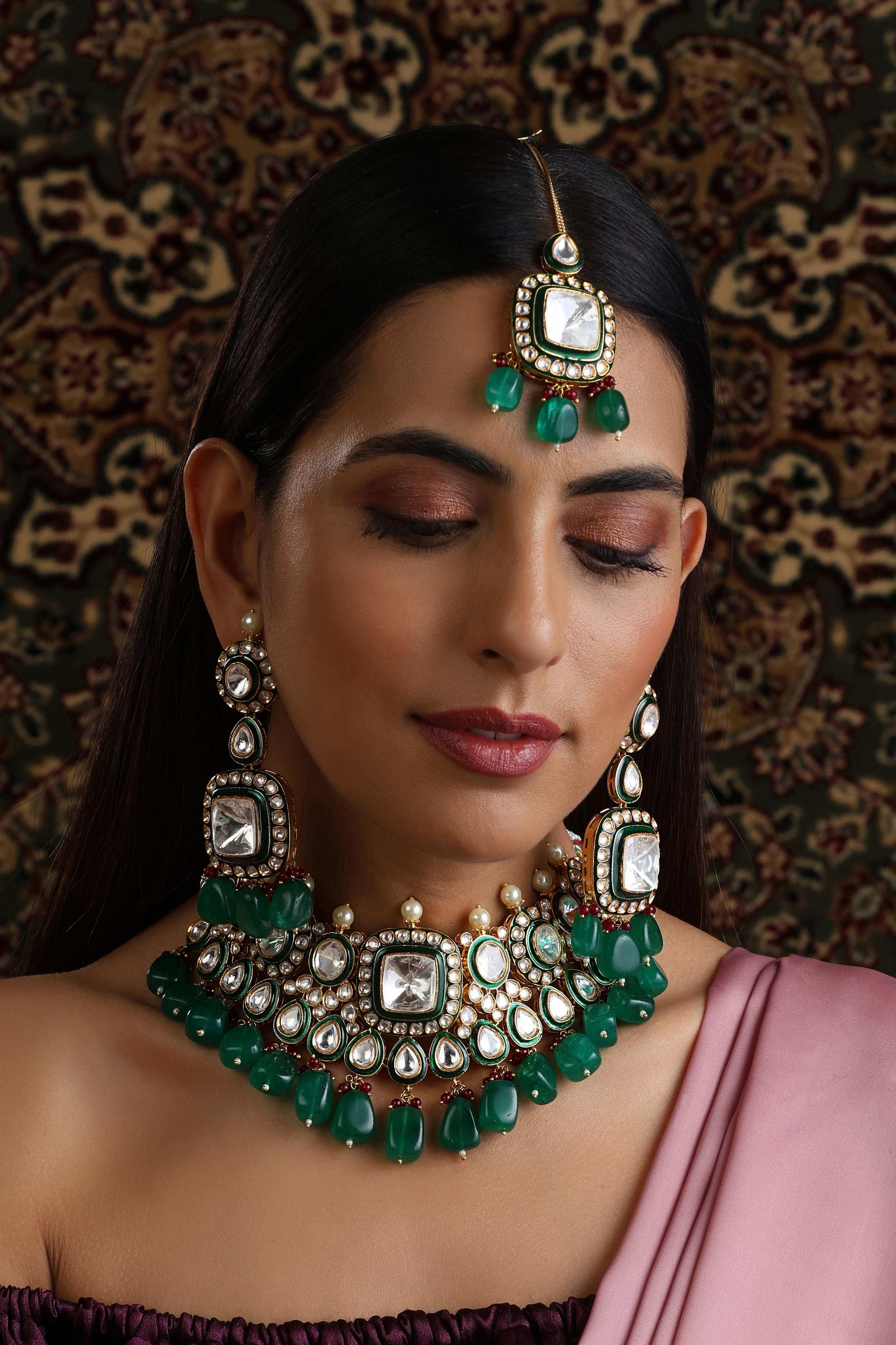 Amira Kundan Set