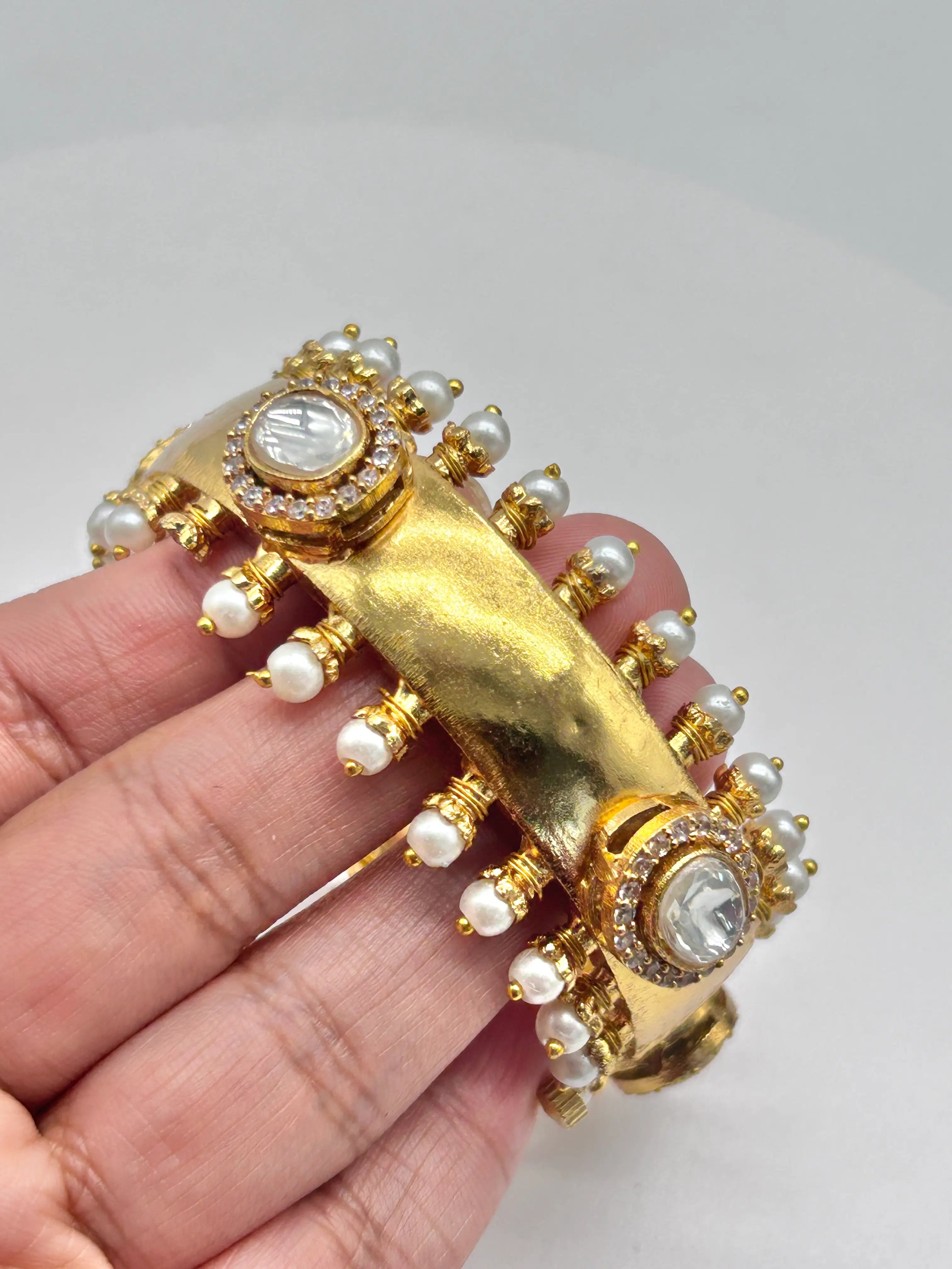 Fine Kundan Gold Bangle