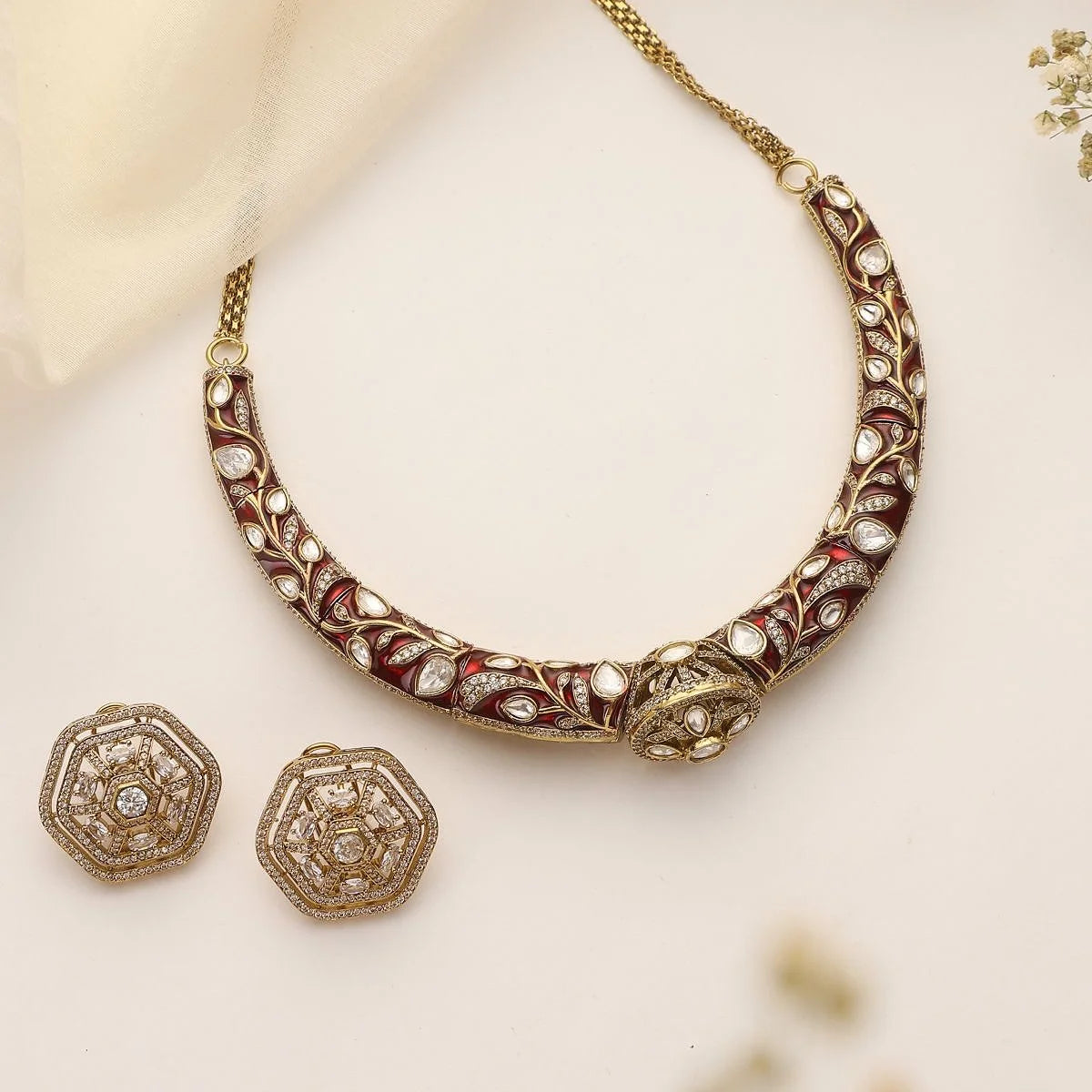Ruby Antique Hasli