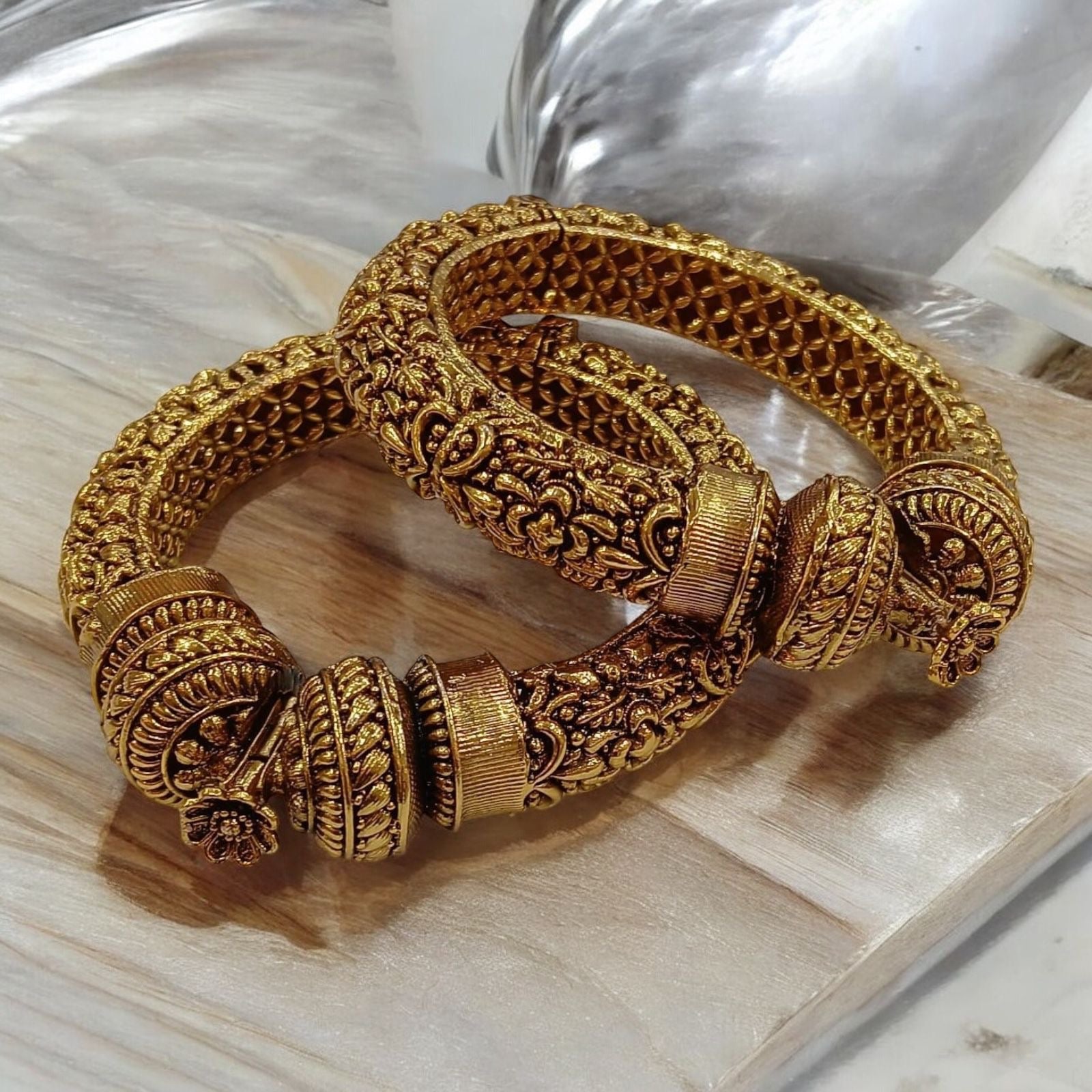 Sonera Gold Bangle Pair