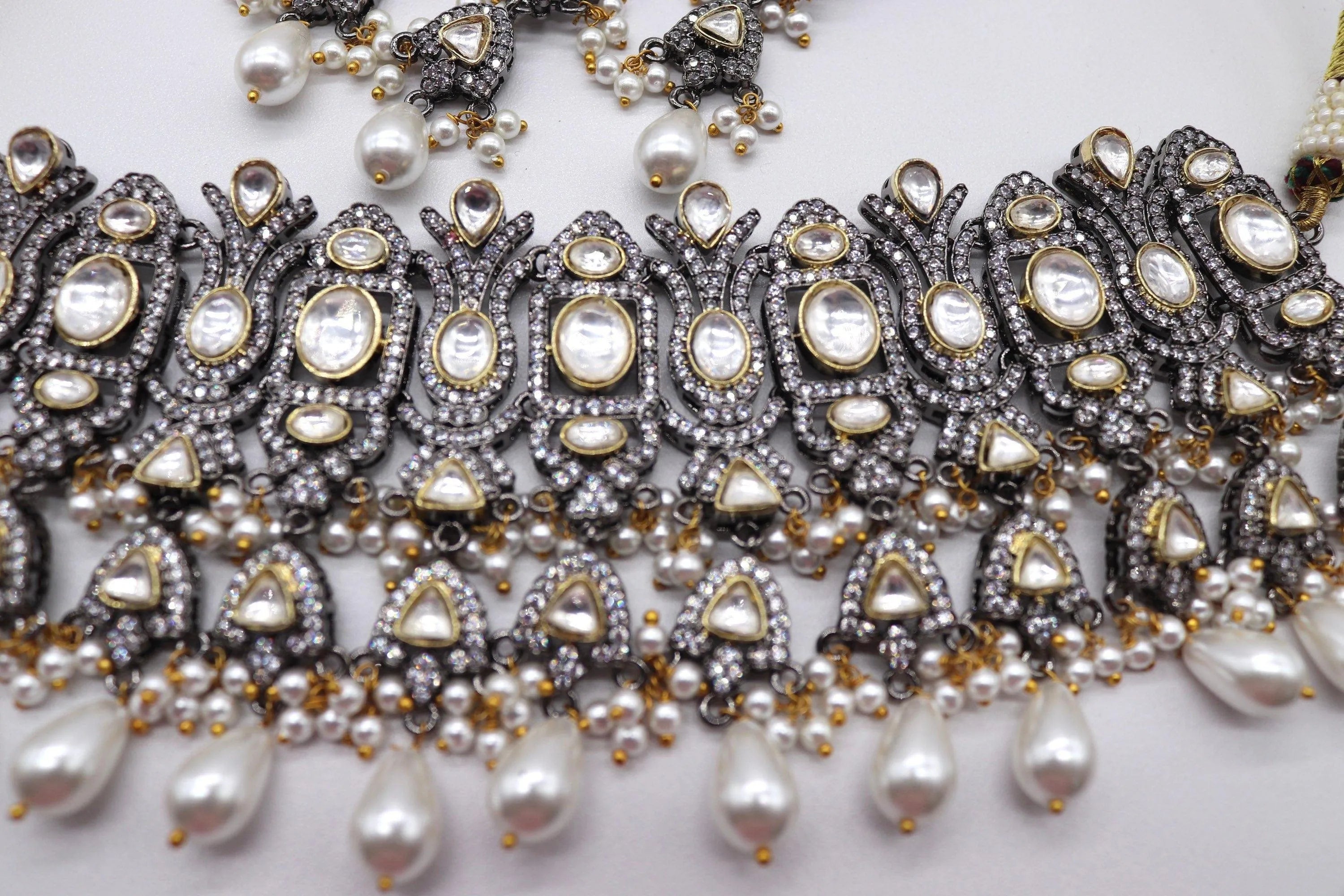 GlambyRivaaz Necklaces Victorian Choker Necklace