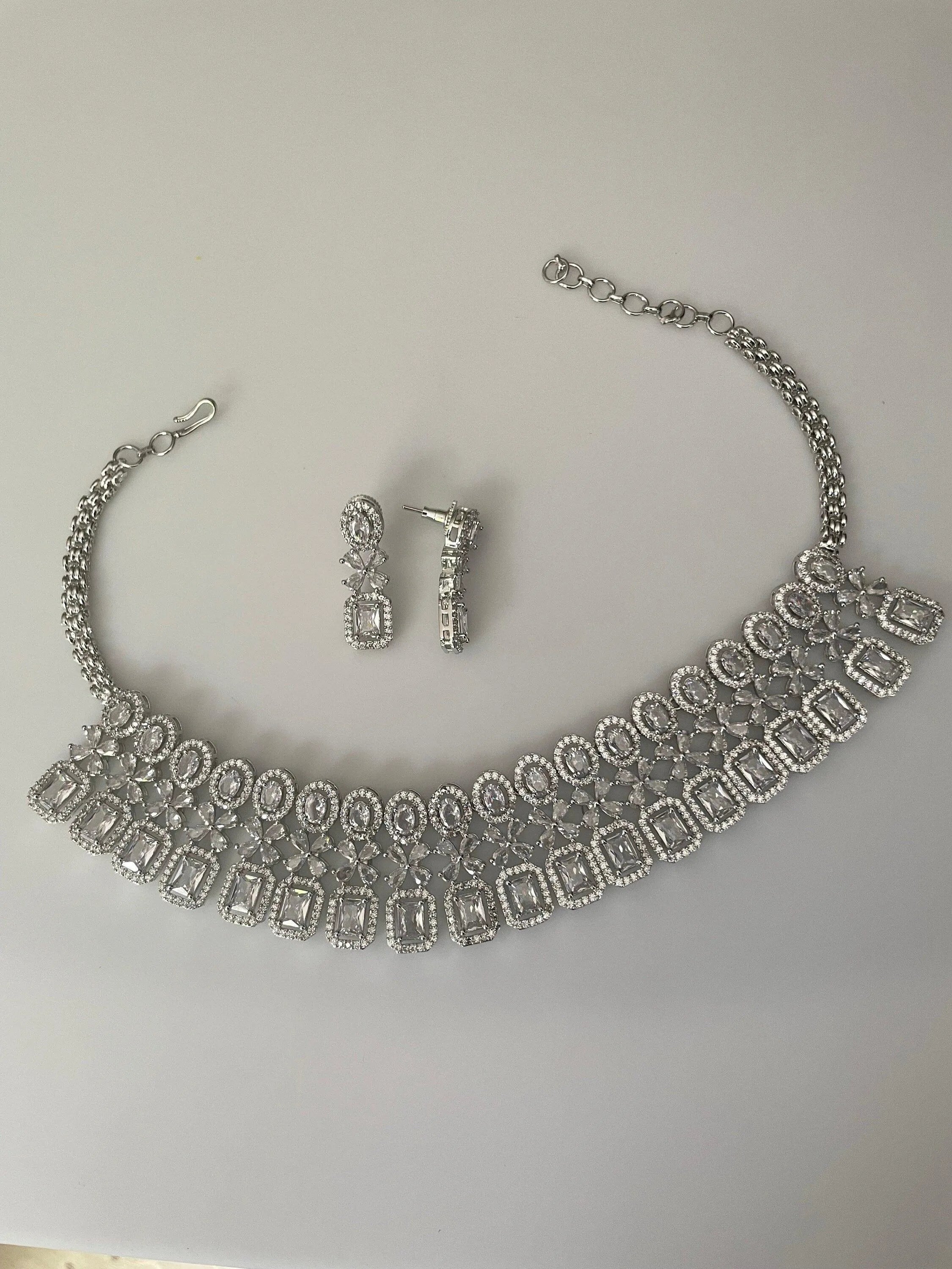 GlambyRivaaz Necklaces White Diamond Choker Necklace