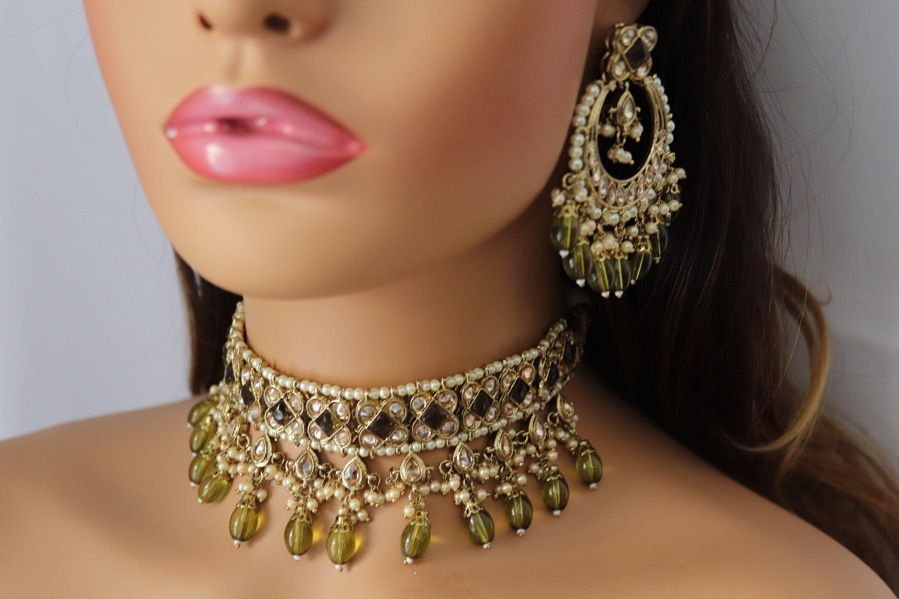 GlambyRivaaz Necklaces Ziva Peridot Green Polki Choker Set With Earrings