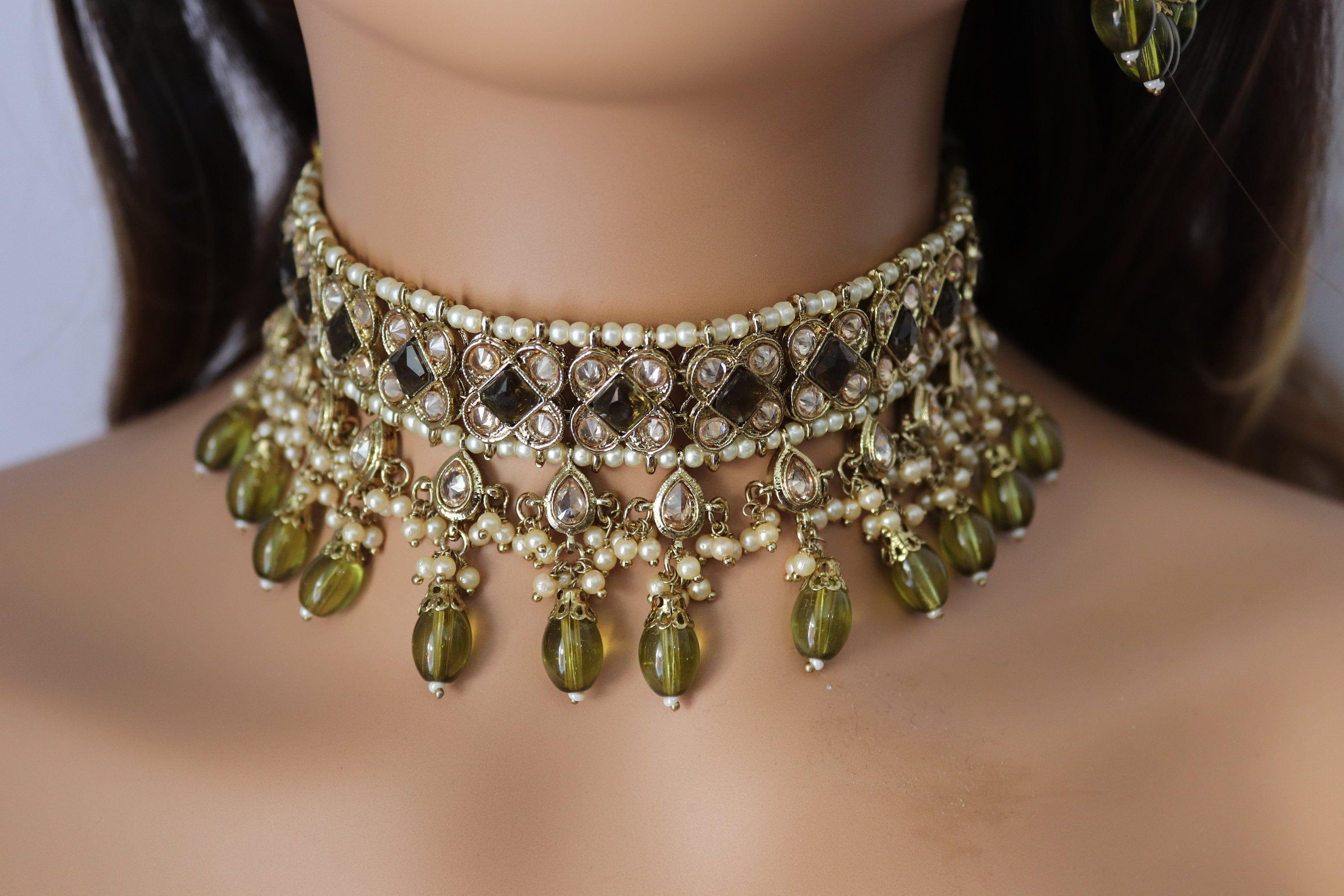 GlambyRivaaz Necklaces Ziva Peridot Green Polki Choker Set With Earrings