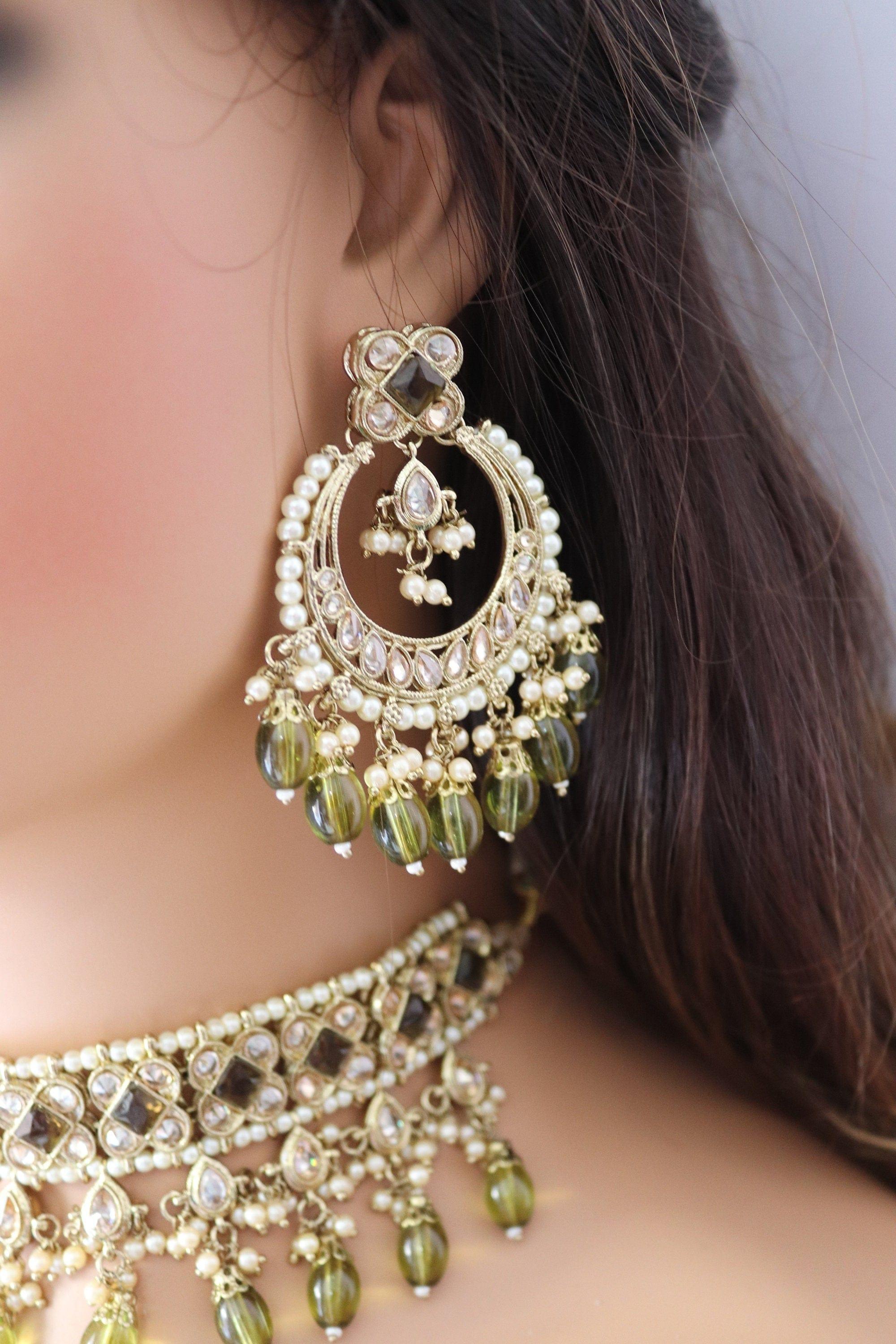 GlambyRivaaz Necklaces Ziva Peridot Green Polki Choker Set With Earrings