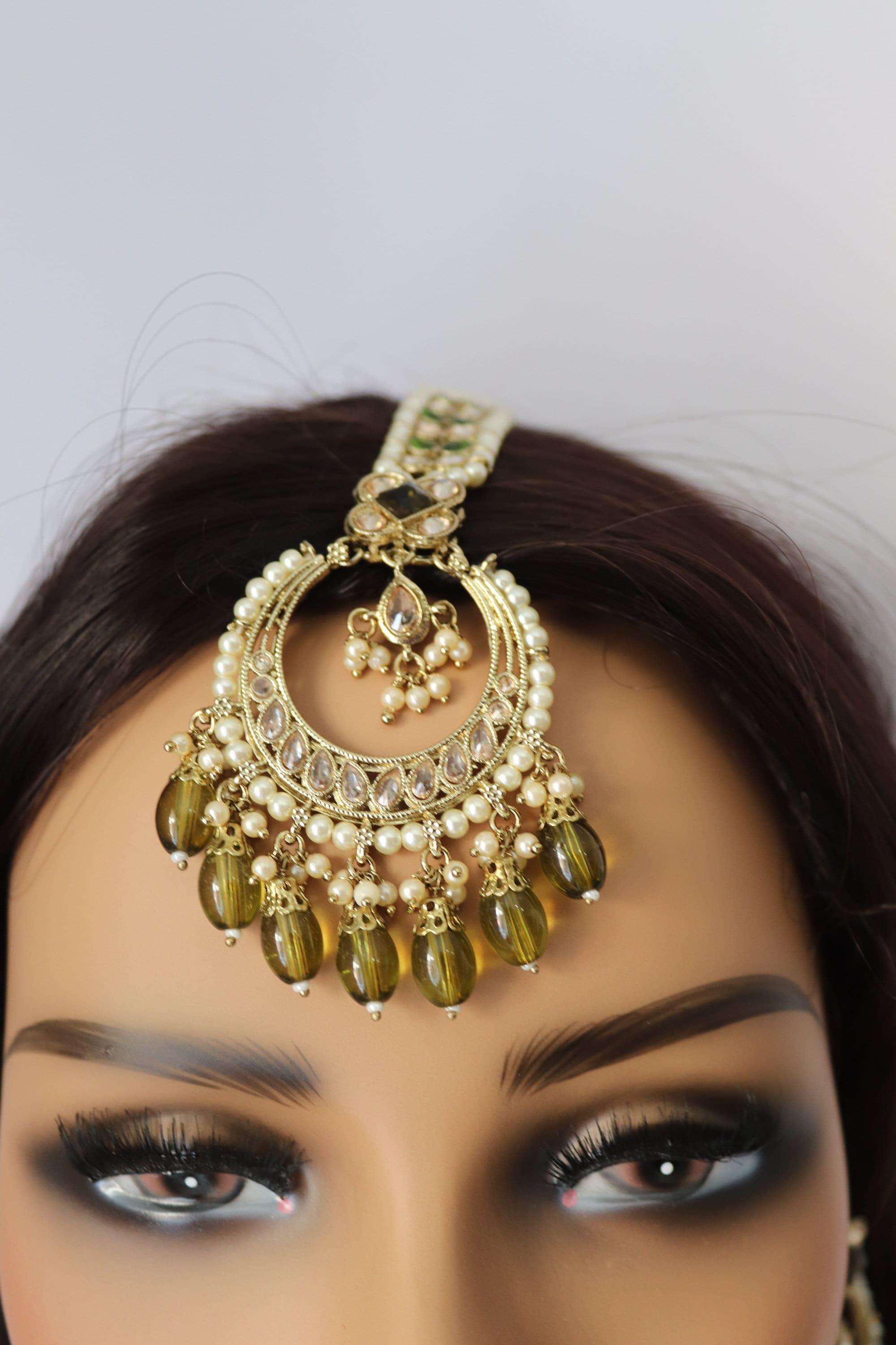 GlambyRivaaz Necklaces Ziva Peridot Green Polki Choker Set With Earrings