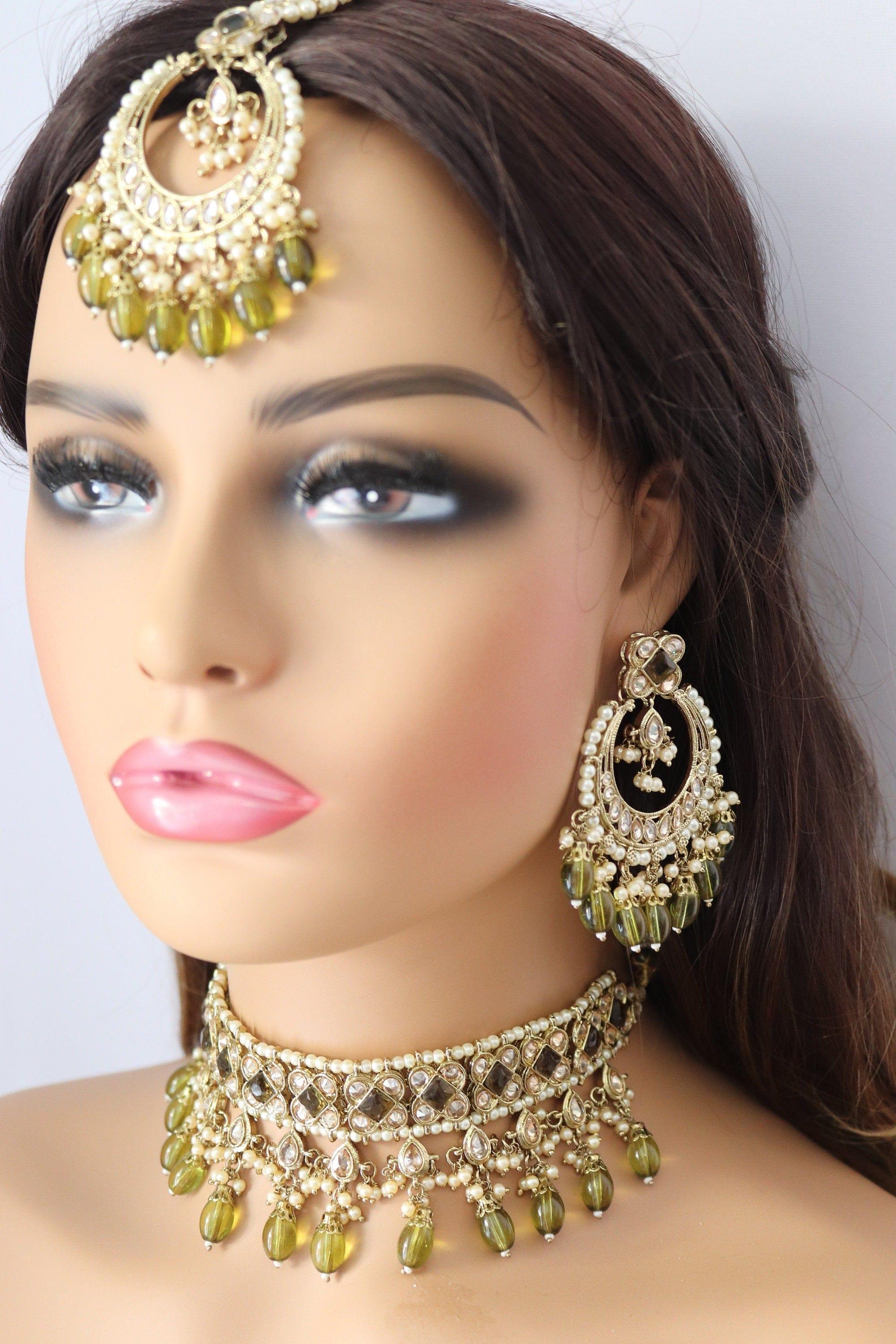 GlambyRivaaz Necklaces Ziva Peridot Green Polki Choker Set With Earrings
