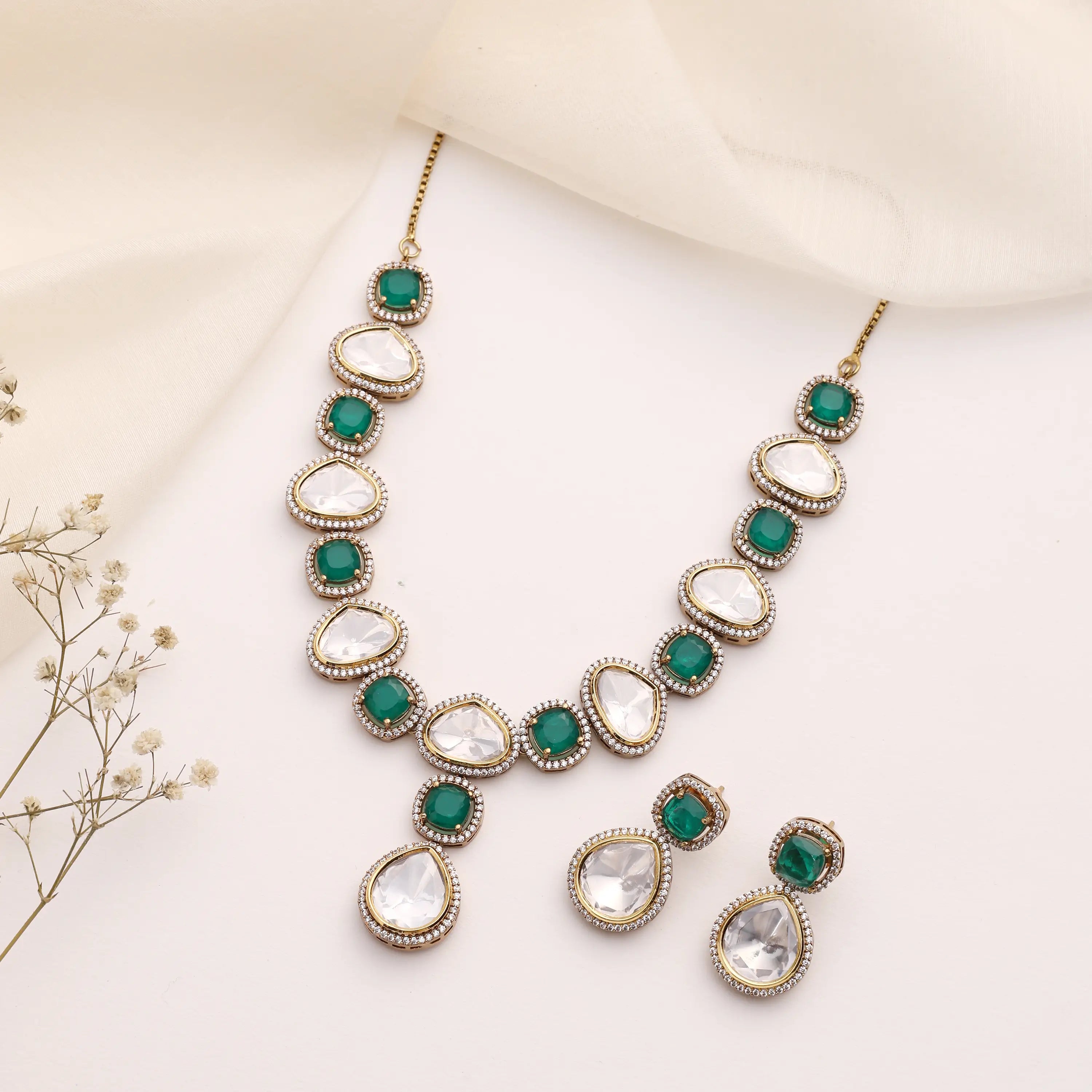 Harita Emerald Kundan Necklace Set with Earrings