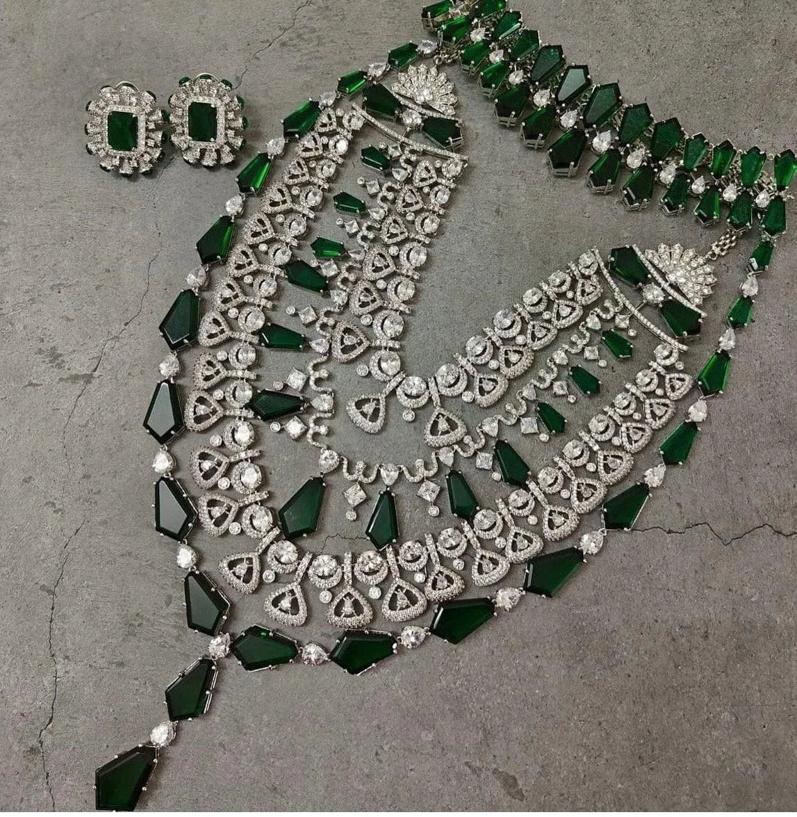 Kiara Advani Bridal Set Emerald CZ Necklace Indian Bridal Jewelry Indian Jewelry Emerald Diamond Necklace American Diamond Necklace Set CZ