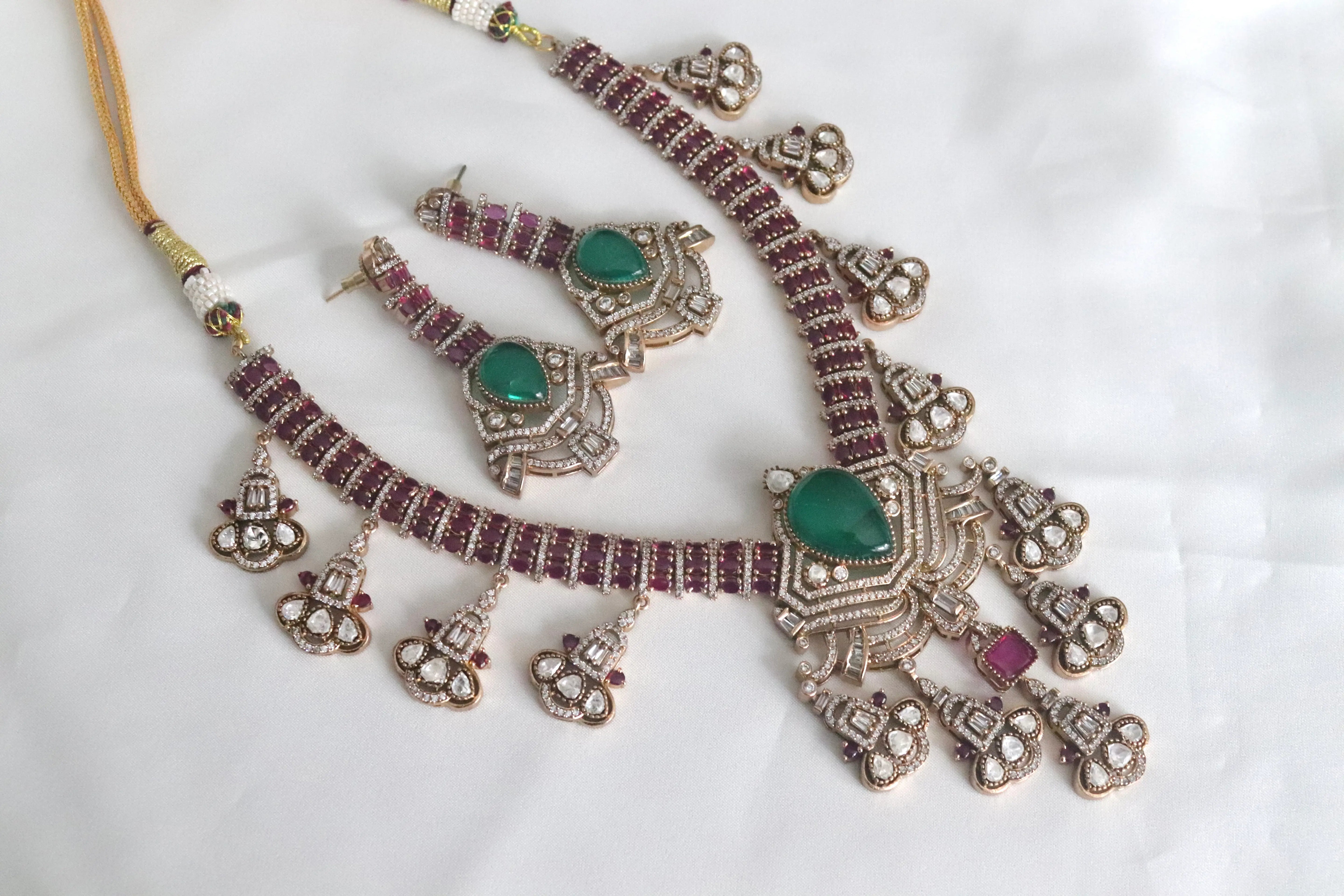 Ira Emerald Royale Heritage Necklace Set