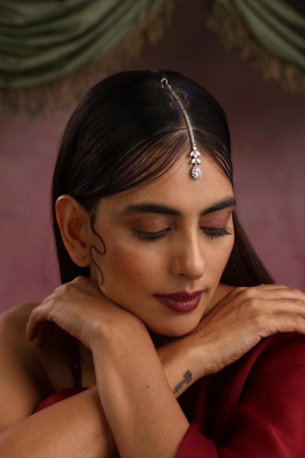 April Dainty Silver Diamond Maang tikka