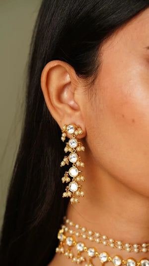 Avira Kundan Pearl Choker