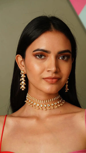 Avira Kundan Pearl Choker