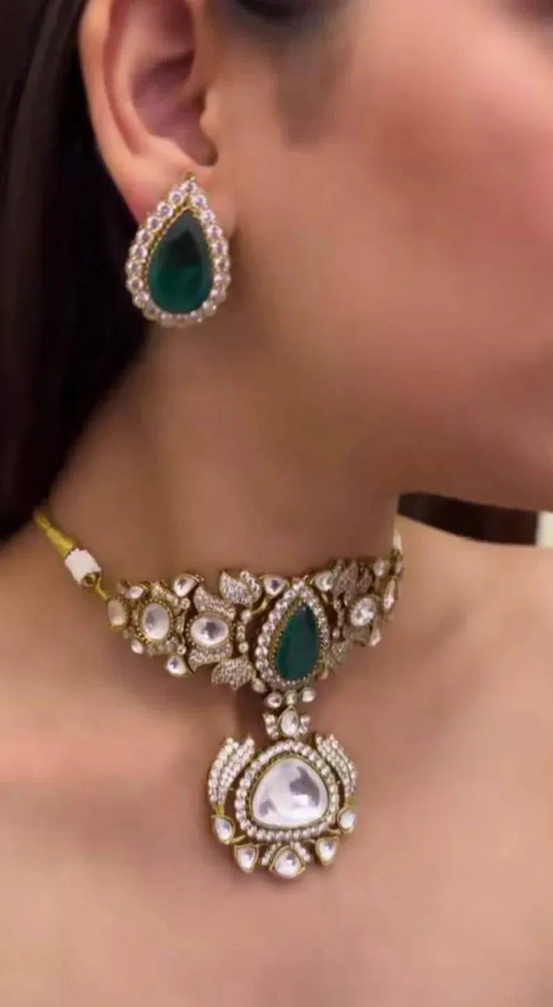 Emerald Arza Antique Gold Victorian Choker