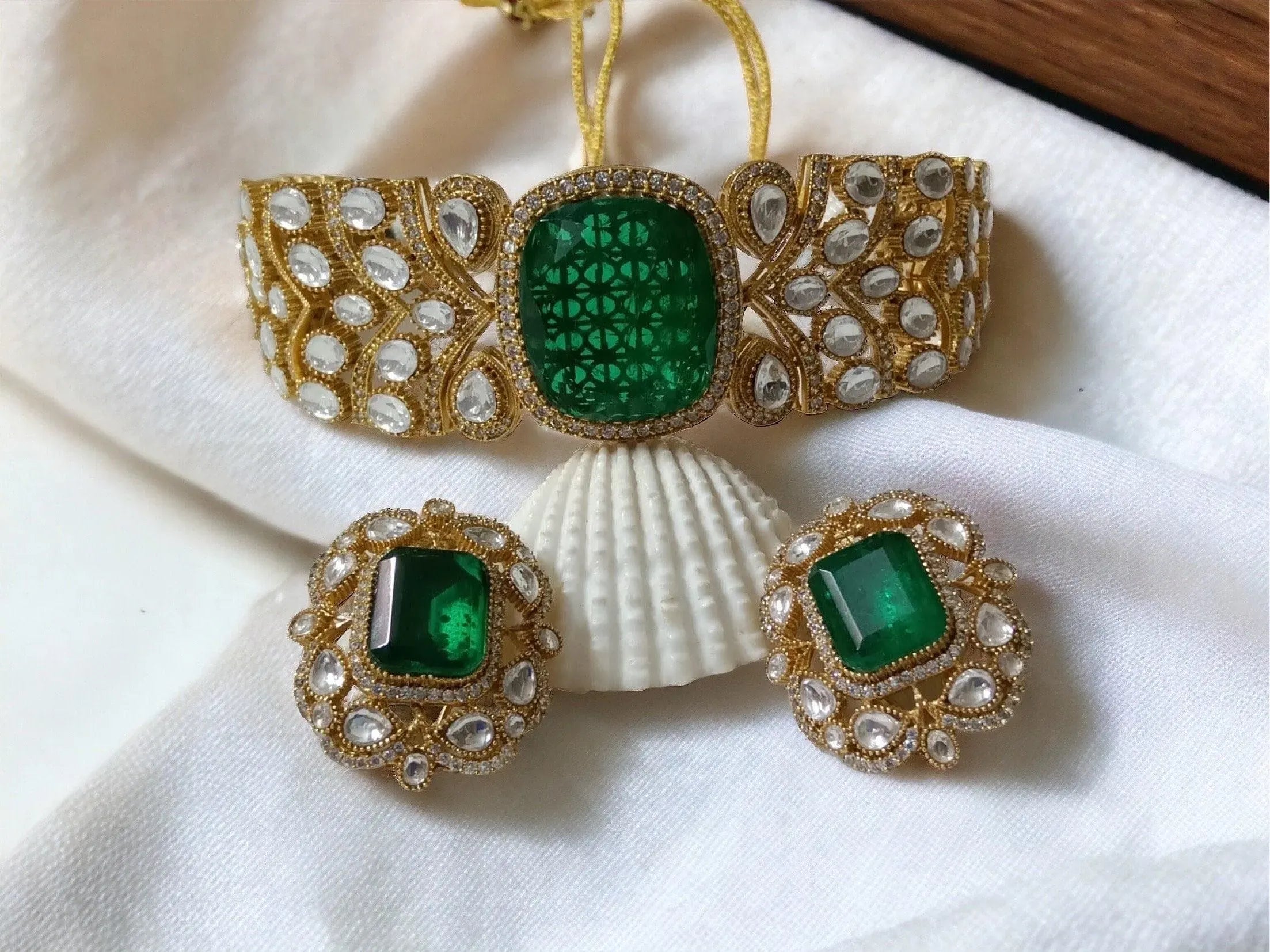 Emerald Gold Victorian Choker Set