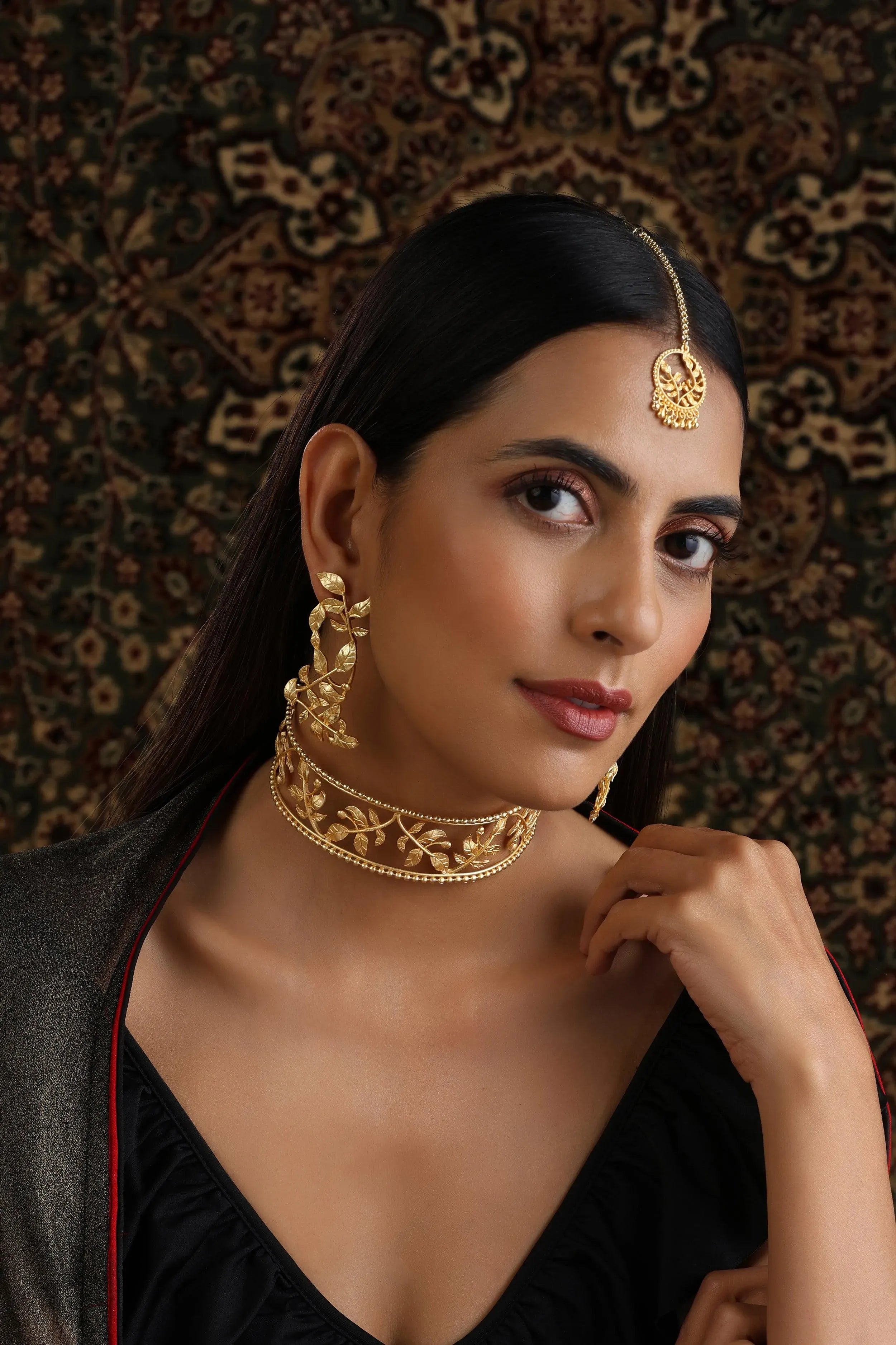 Gold Leaf Choker with earrings