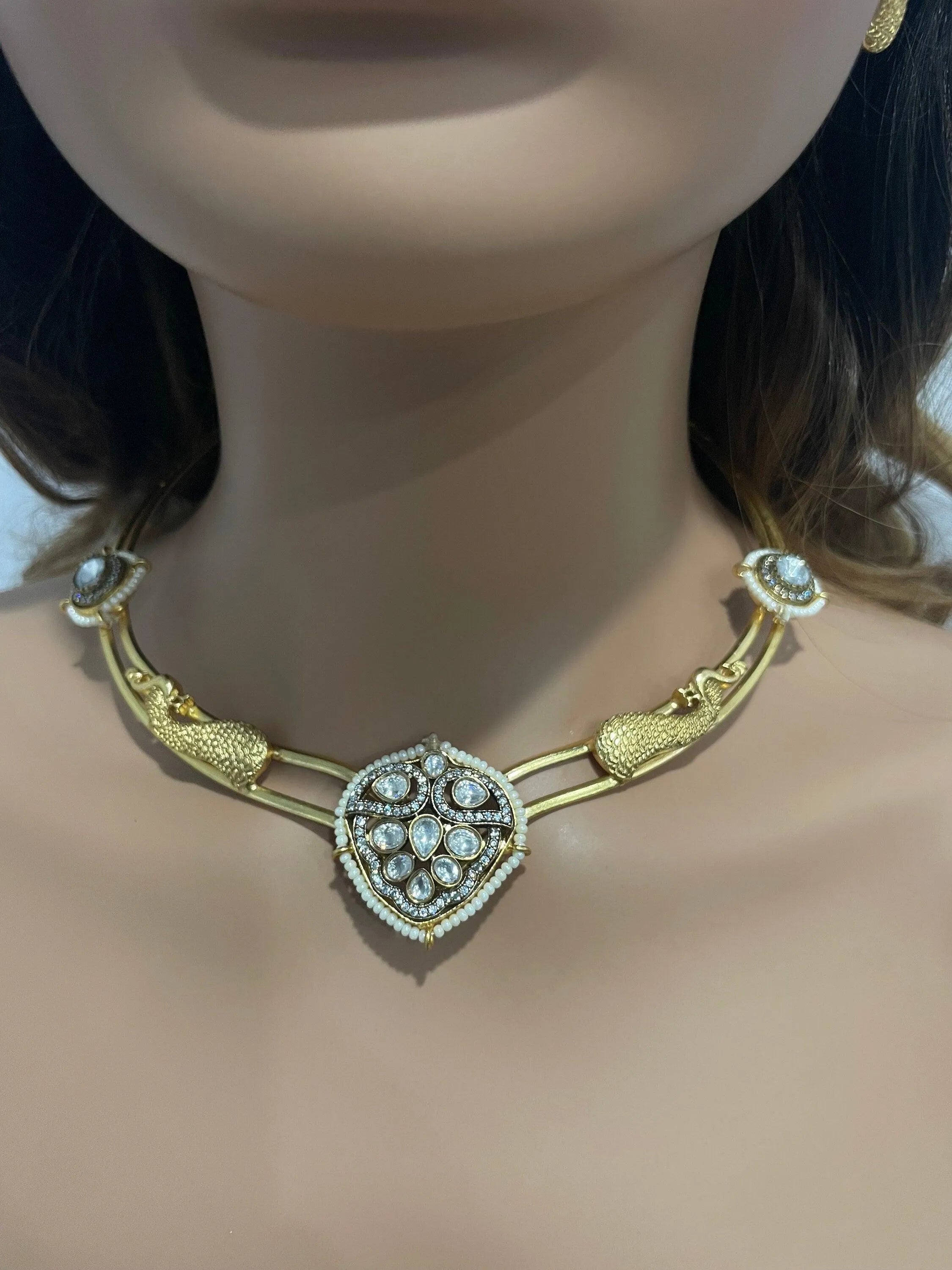 Kundan Hasli Necklace