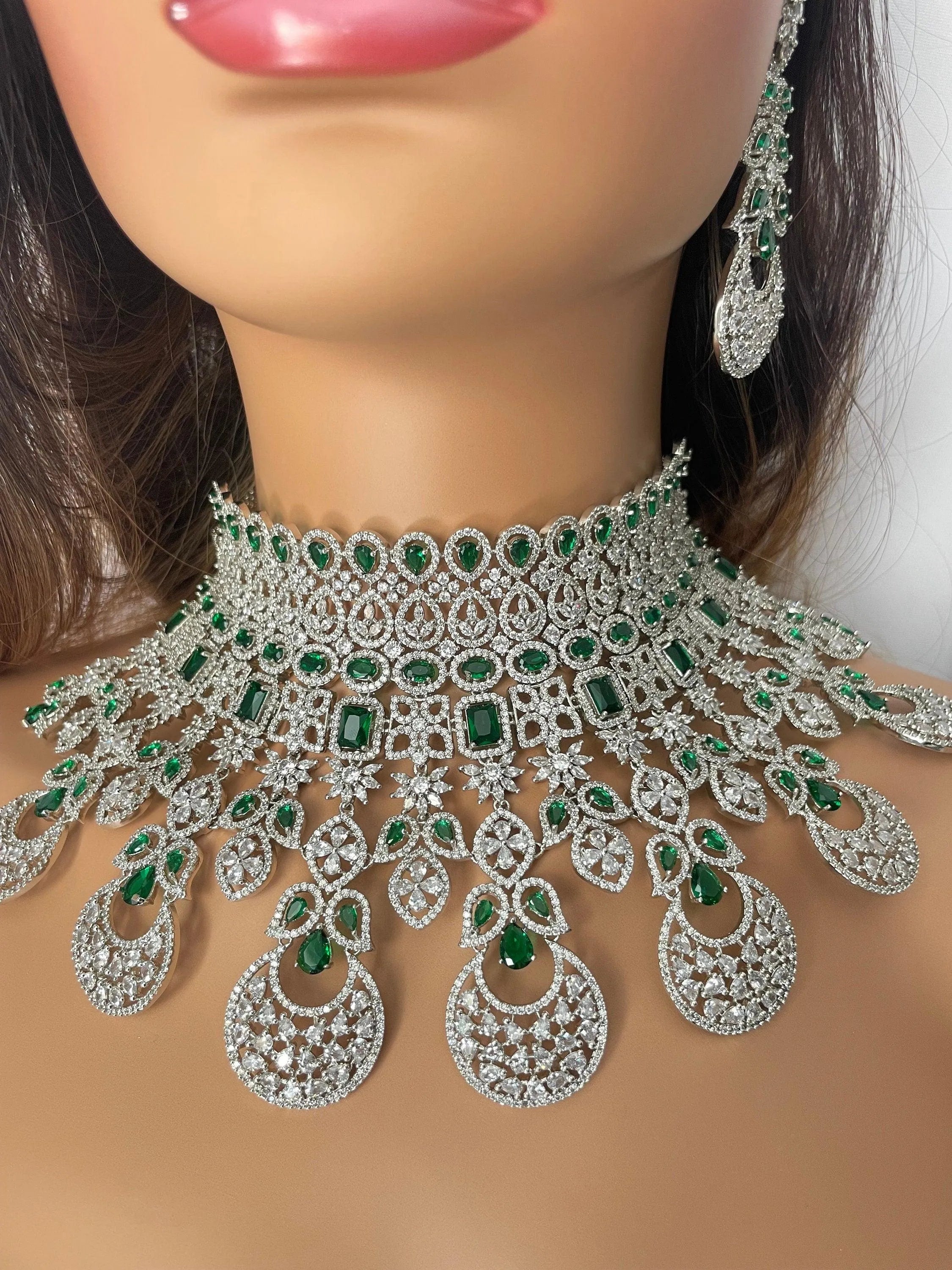 Noor Emerald Diamond Necklace