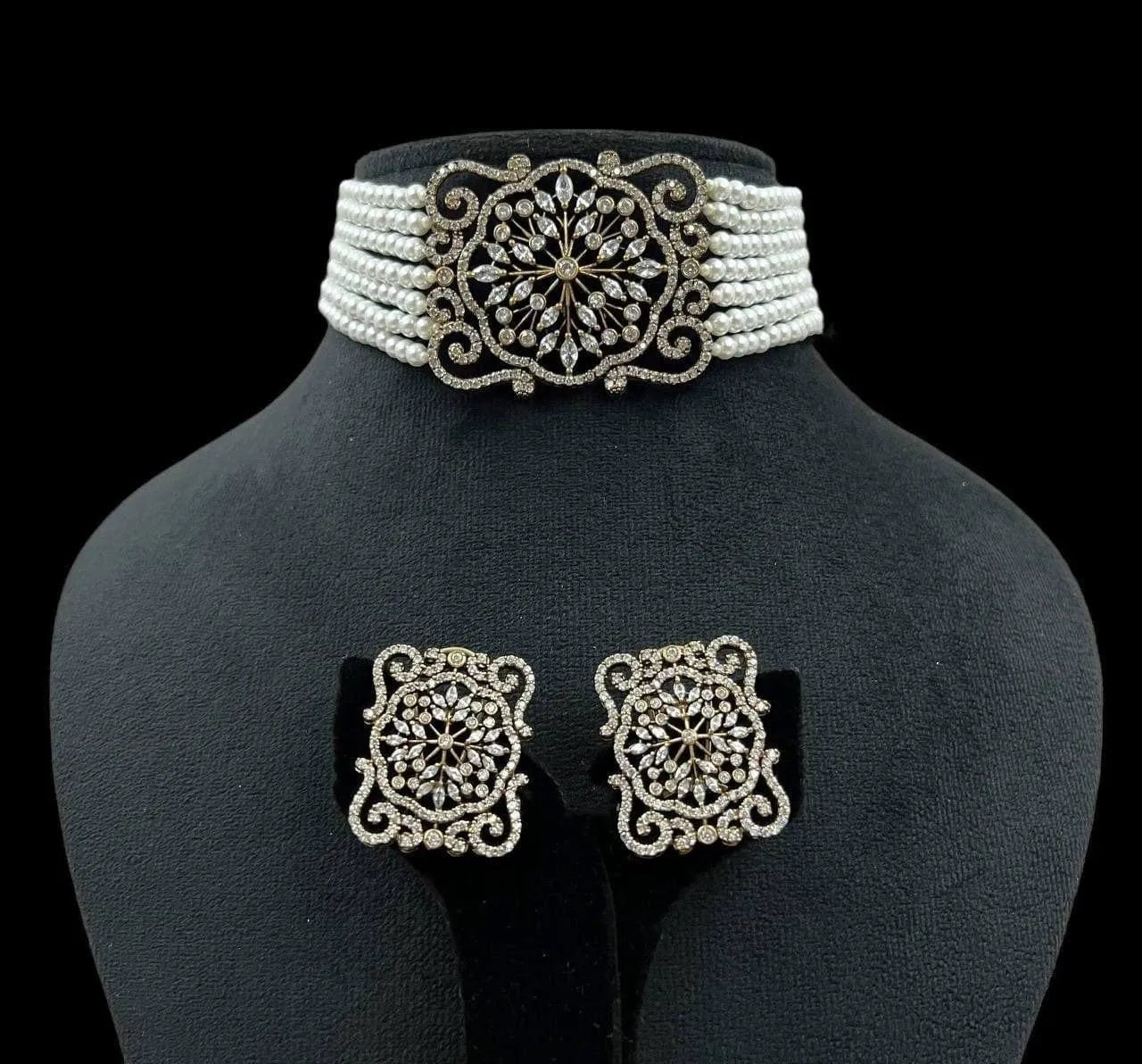 Victorian Pearl Choker