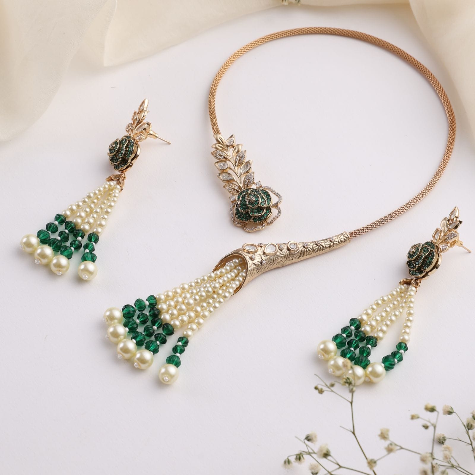 Nure Tassel Collar Rose Necklace Set with Earrings