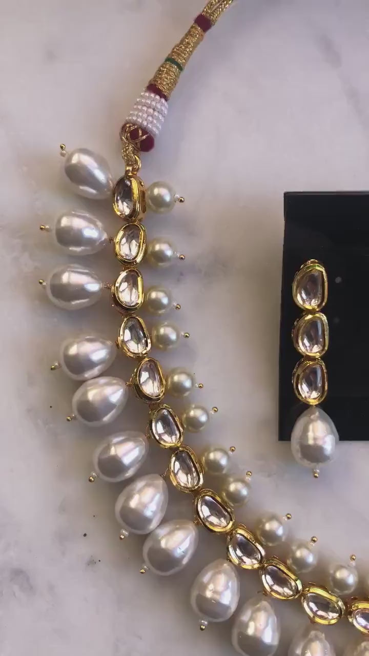 Pearl Kundan Necklace / Indian Jewelry / Indian Necklace/ Kundan Jewelry / Indian Jewelry/ Delicate Gold Necklace/ Pakistani Jewelry