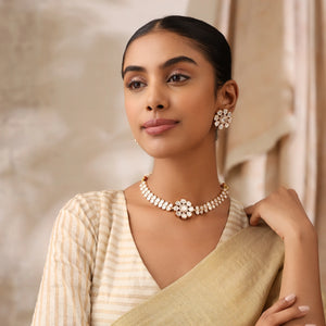 Sheesha Bloom Polki Choker Set – Delicate Floral Uncut Polki Necklace with Stud Earrings