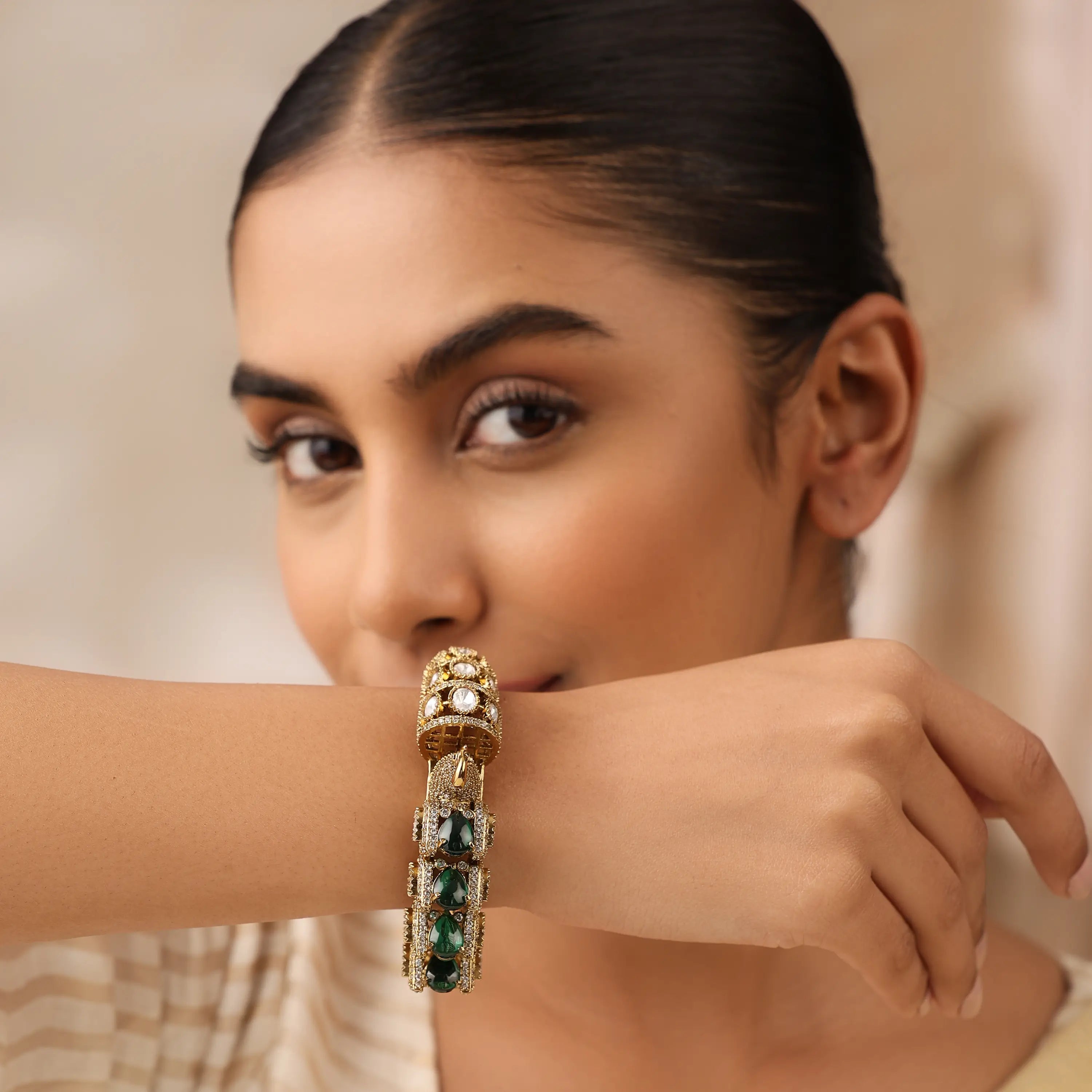 Sitara Emerald Polki Openable Kada Bracelet