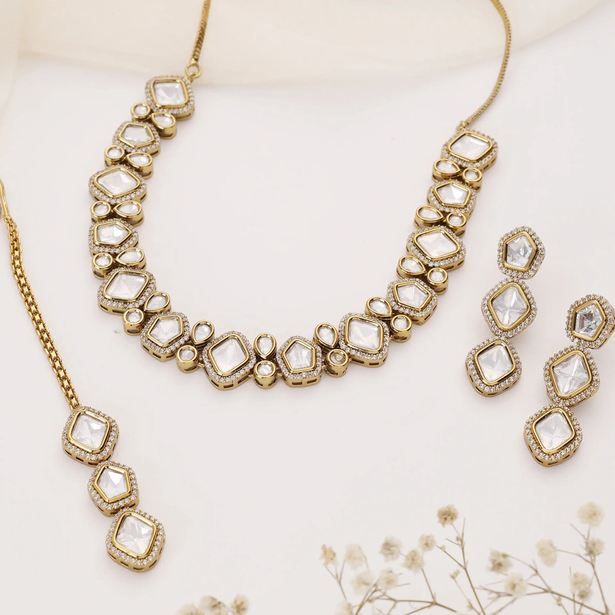 Zareen Noor Uncut Mozonite Necklace Set