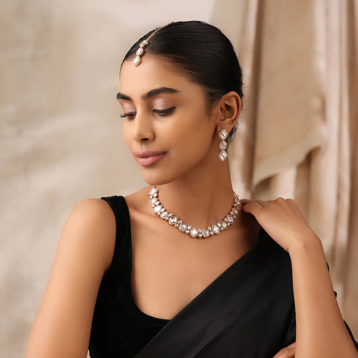 Zareen Noor Uncut Mozonite Necklace Set